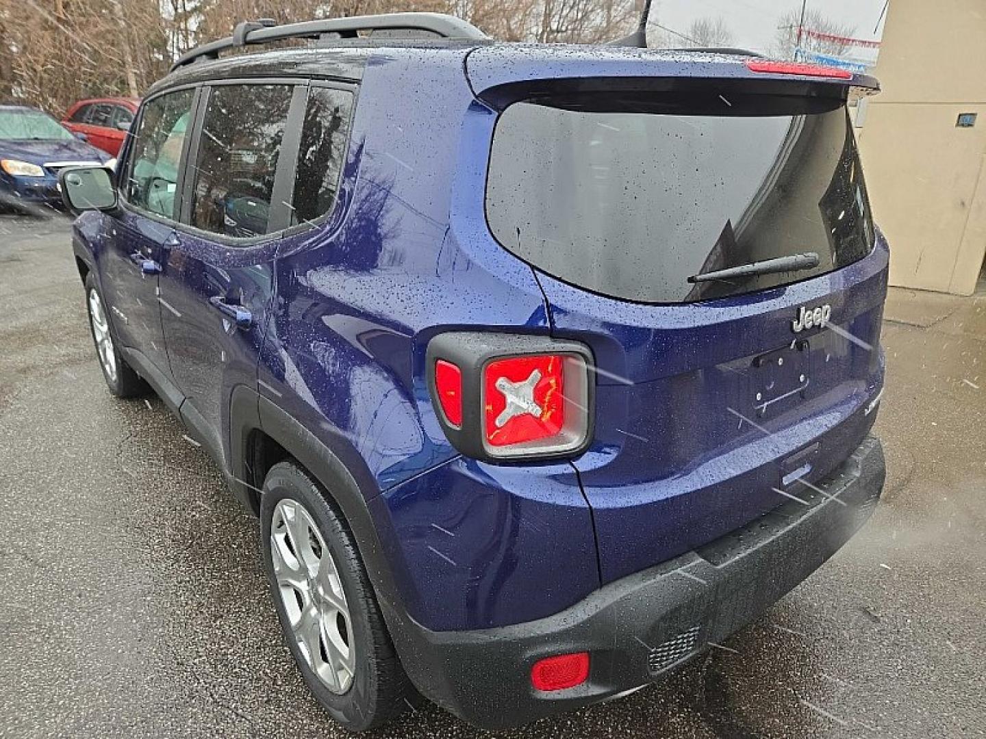 2020 BLUE /BLACK Jeep Renegade Limited (ZACNJAD16LP) with an 2.4L L4 DOHC 16V TURBO engine, 9A transmission, located at 3304 Woodville Road, Northwood, OH, 43619, (419) 210-8019, 41.612694, -83.480743 - Your #1 Destination for Auto Loans and mdash;No Matter Your Credit!At our dealership, we believe everyone deserves the opportunity to drive their dream car and mdash;whether you have good credit, bad credit, or no credit at all. With a wide selection of hundreds of cars, trucks, and SUVs, you'll fin - Photo#2