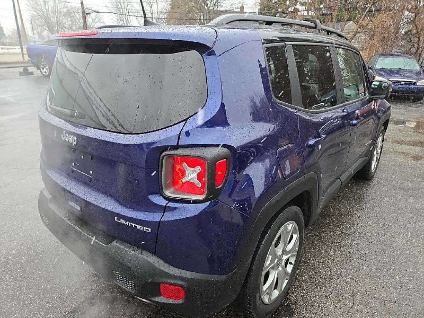 2020 BLUE /BLACK Jeep Renegade Limited (ZACNJAD16LP) with an 2.4L L4 DOHC 16V TURBO engine, 9A transmission, located at 3304 Woodville Road, Northwood, OH, 43619, (419) 210-8019, 41.612694, -83.480743 - Your #1 Destination for Auto Loans and mdash;No Matter Your Credit!At our dealership, we believe everyone deserves the opportunity to drive their dream car and mdash;whether you have good credit, bad credit, or no credit at all. With a wide selection of hundreds of cars, trucks, and SUVs, you'll fin - Photo#0