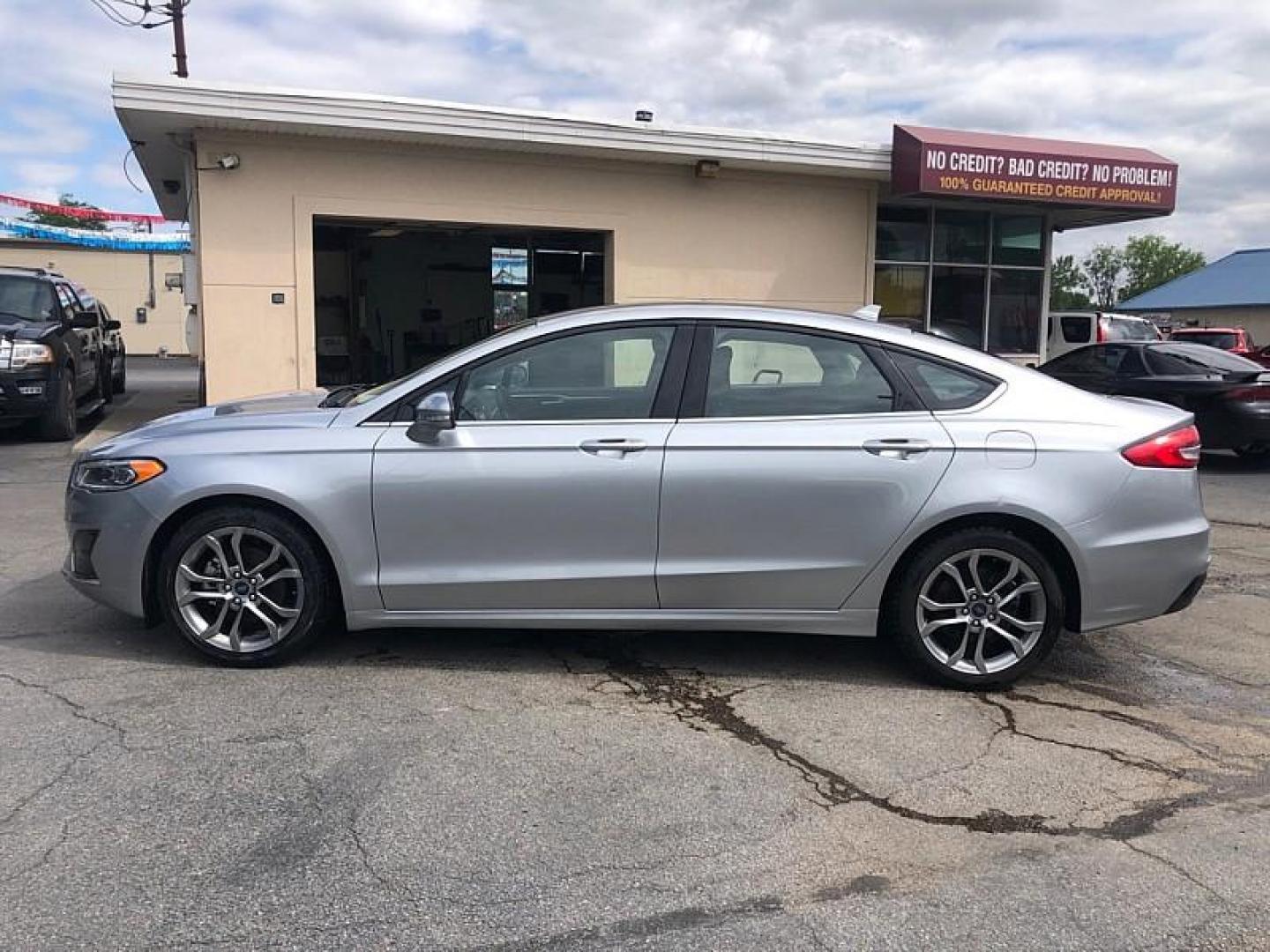 2020 SILVER /BLACK Ford Fusion SEL (3FA6P0CD5LR) with an 1.5L L4 DOHC 16V engine, 6A transmission, located at 3304 Woodville Road, Northwood, OH, 43619, (419) 210-8019, 41.612694, -83.480743 - We are #1 Auto Loan Dealer for Good Bad or No Credit we have hundreds of vehicles to choose from, stop on in or just fill out our online application to get approved for auto financing and see your credit score for free by visiting our website today. We have Low Payment Options and Terms Available - Photo#1