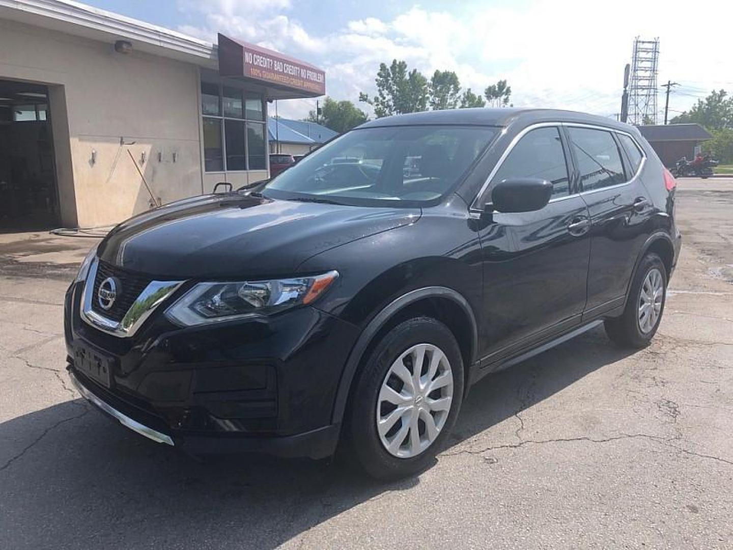 2017 BLACK /BLACK Nissan Rogue SL AWD (JN8AT2MVXHW) with an 2.5L L4 DOHC 16V engine, CVT transmission, located at 3304 Woodville Road, Northwood, OH, 43619, (419) 210-8019, 41.612694, -83.480743 - Photo#0