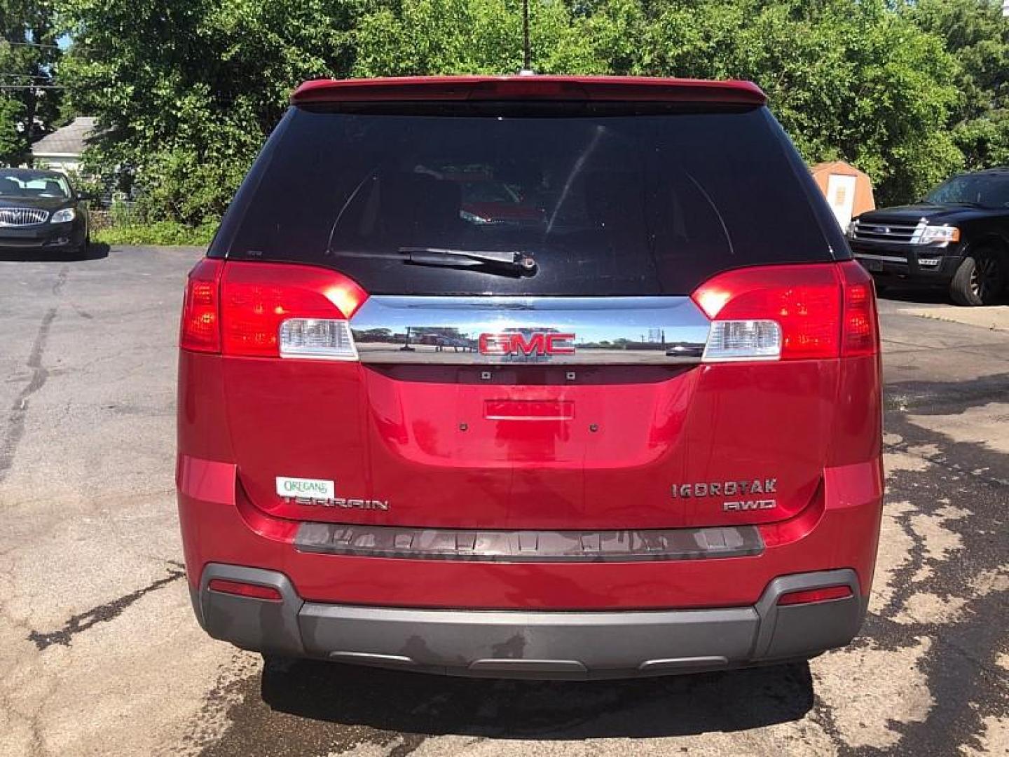 2015 RED /BLACK GMC Terrain SLE1 AWD (2GKFLVEK7F6) with an 2.4L L4 DOHC 16V FFV engine, 6-Speed Automatic transmission, located at 3304 Woodville Road, Northwood, OH, 43619, (419) 210-8019, 41.612694, -83.480743 - We are #1 Auto Loan Dealer for Good Bad or No Credit we have hundreds of vehicles to choose from, stop on in or just fill out our online application to get approved for auto financing and see your credit score for free by visiting our website today. We have Low Payment Options and Terms Available - Photo#16