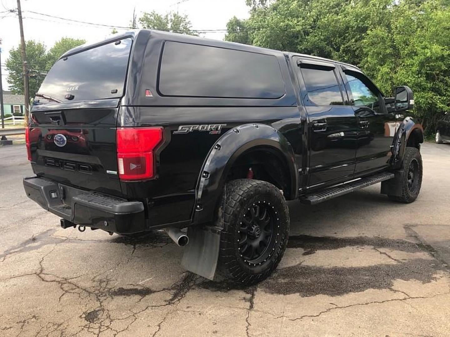 2017 BLACK /BLACK Ford F-150 XLT SuperCrew 6.5-ft. Bed 4WD (1FTEW1EG9HF) with an 3.5L V6 TURBO engine, 6A transmission, located at 3304 Woodville Road, Northwood, OH, 43619, (419) 210-8019, 41.612694, -83.480743 - Photo#4