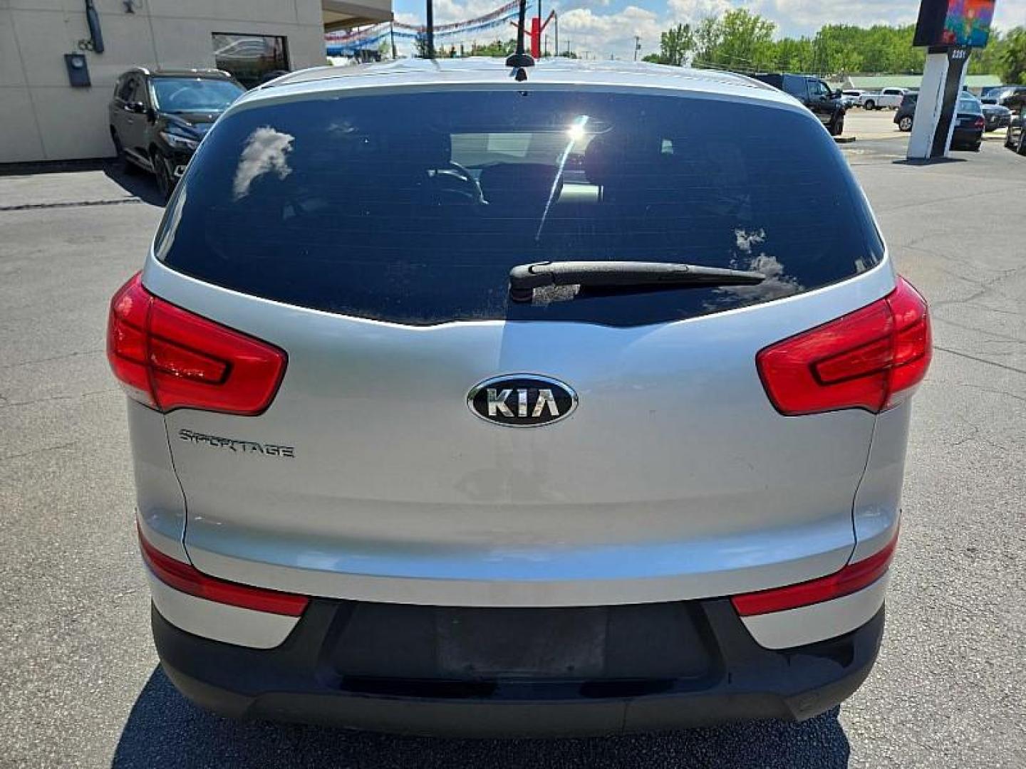 2016 SILVER /BLACK Kia Sportage LX FWD (KNDPB3ACXG7) with an 2.4L V6 DOHC 24V engine, 6-Speed Automatic transmission, located at 3304 Woodville Road, Northwood, OH, 43619, (419) 210-8019, 41.612694, -83.480743 - We are #1 Auto Loan Dealer for Good Bad or No Credit we have hundreds of vehicles to choose from, stop on in or just fill out our online application to get approved for auto financing and see your credit score for free by visiting our website today. We have Low Payment Options and Terms Available - Photo#3