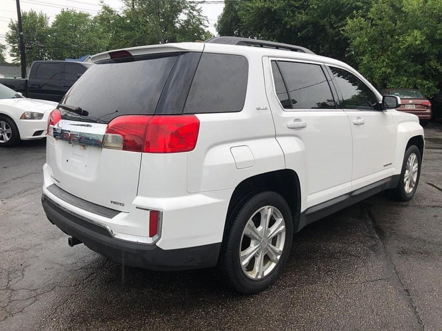 2017 WHITE /WHITE GMC Terrain SLE2 AWD (2GKFLTEK8H6) with an 2.4L L4 DOHC 16V engine, 6A transmission, located at 3304 Woodville Road, Northwood, OH, 43619, (419) 210-8019, 41.612694, -83.480743 - We are #1 Auto Loan Dealer for Good Bad or No Credit we have hundreds of vehicles to choose from, stop on in or just fill out our online application to get approved for auto financing and see your credit score for free by visiting our website today. We have Low Payment Options and Terms Available - Photo#4