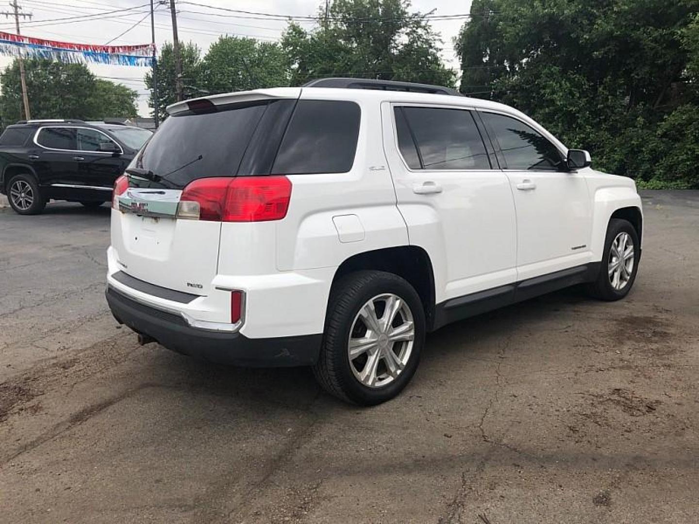 2017 WHITE /WHITE GMC Terrain SLE2 AWD (2GKFLTEK8H6) with an 2.4L L4 DOHC 16V engine, 6A transmission, located at 3304 Woodville Road, Northwood, OH, 43619, (419) 210-8019, 41.612694, -83.480743 - We are #1 Auto Loan Dealer for Good Bad or No Credit we have hundreds of vehicles to choose from, stop on in or just fill out our online application to get approved for auto financing and see your credit score for free by visiting our website today. We have Low Payment Options and Terms Available - Photo#24