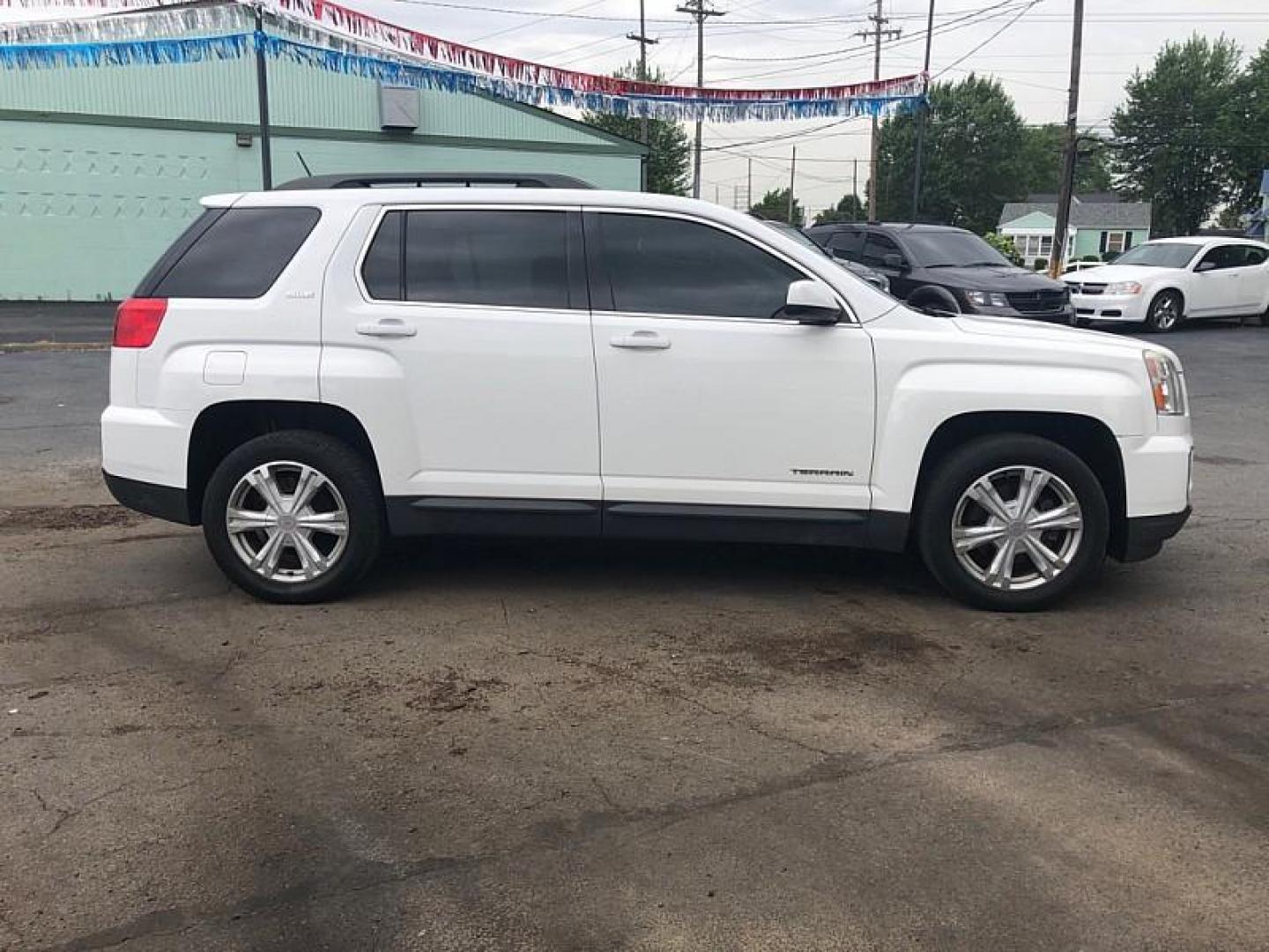 2017 WHITE /WHITE GMC Terrain SLE2 AWD (2GKFLTEK8H6) with an 2.4L L4 DOHC 16V engine, 6A transmission, located at 3304 Woodville Road, Northwood, OH, 43619, (419) 210-8019, 41.612694, -83.480743 - We are #1 Auto Loan Dealer for Good Bad or No Credit we have hundreds of vehicles to choose from, stop on in or just fill out our online application to get approved for auto financing and see your credit score for free by visiting our website today. We have Low Payment Options and Terms Available - Photo#25