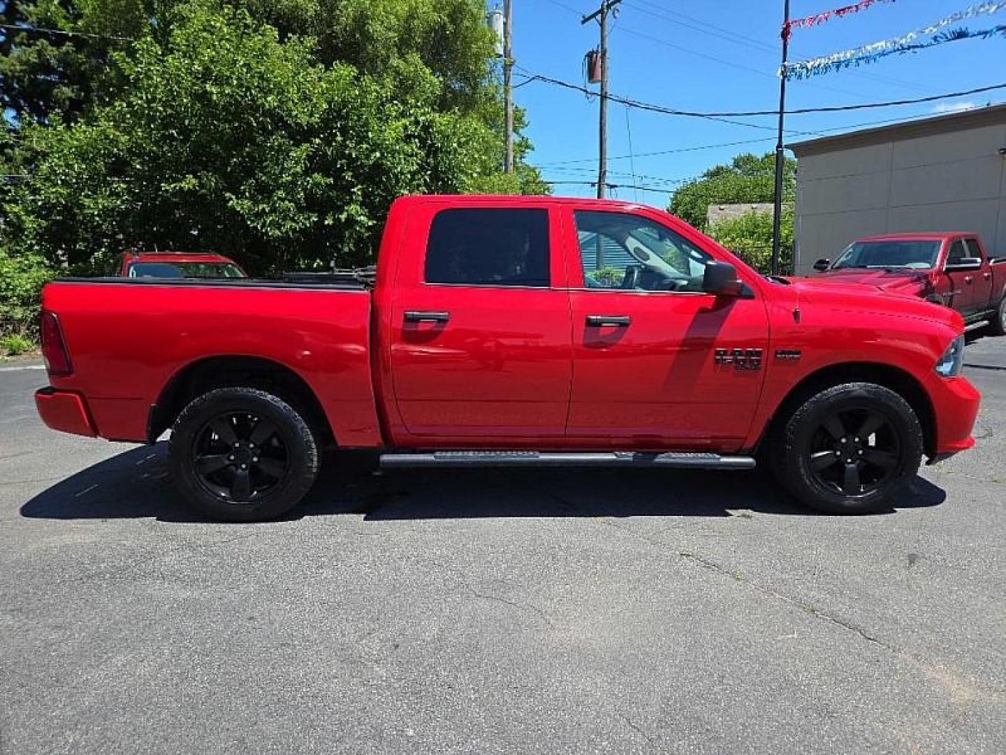 2019 RED /BLACK RAM 1500 Tradesman Crew Cab SWB 4WD (1C6RR7KT1KS) with an 5.7L V8 OHV 16V engine, 8A transmission, located at 3304 Woodville Road, Northwood, OH, 43619, (419) 210-8019, 41.612694, -83.480743 - Photo#5