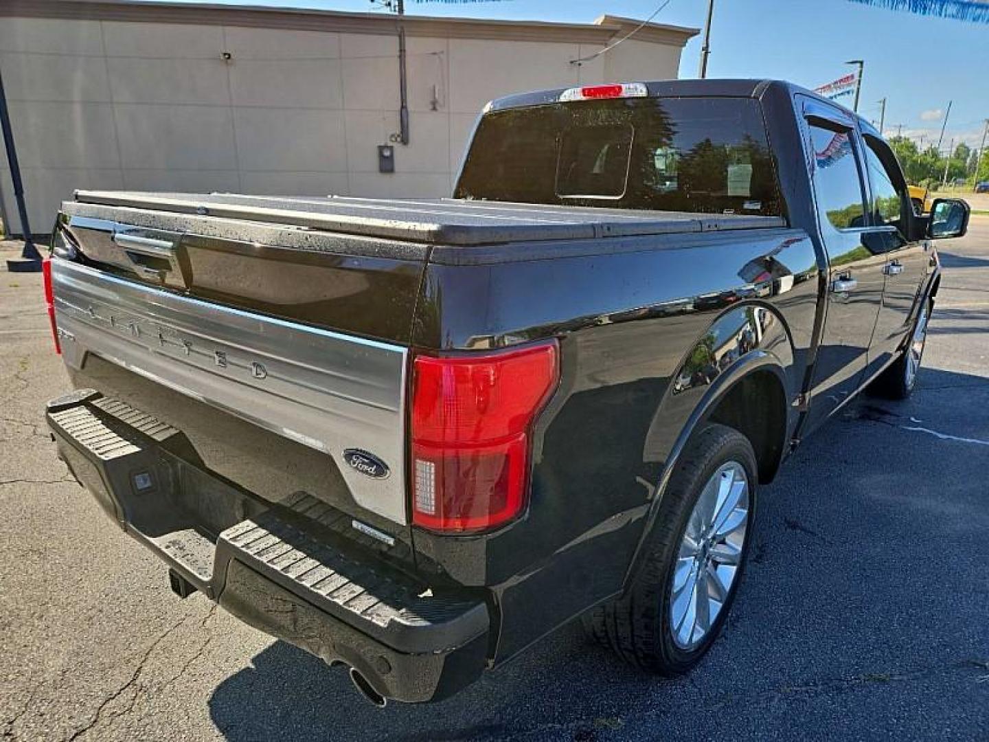 2019 BLACK /BROWN/TAN Ford F-150 XLT SuperCrew 6.5-ft. Bed 4WD (1FTEW1EG9KF) with an 3.5L V6 TURBO engine, 6A transmission, located at 3304 Woodville Road, Northwood, OH, 43619, (419) 210-8019, 41.612694, -83.480743 - We are #1 Auto Loan Dealer for Good Bad or No Credit we have hundreds of vehicles to choose from, stop on in or just fill out our online application to get approved for auto financing and see your credit score for free by visiting our website today. We have Low Payment Options and Terms Available - Photo#4