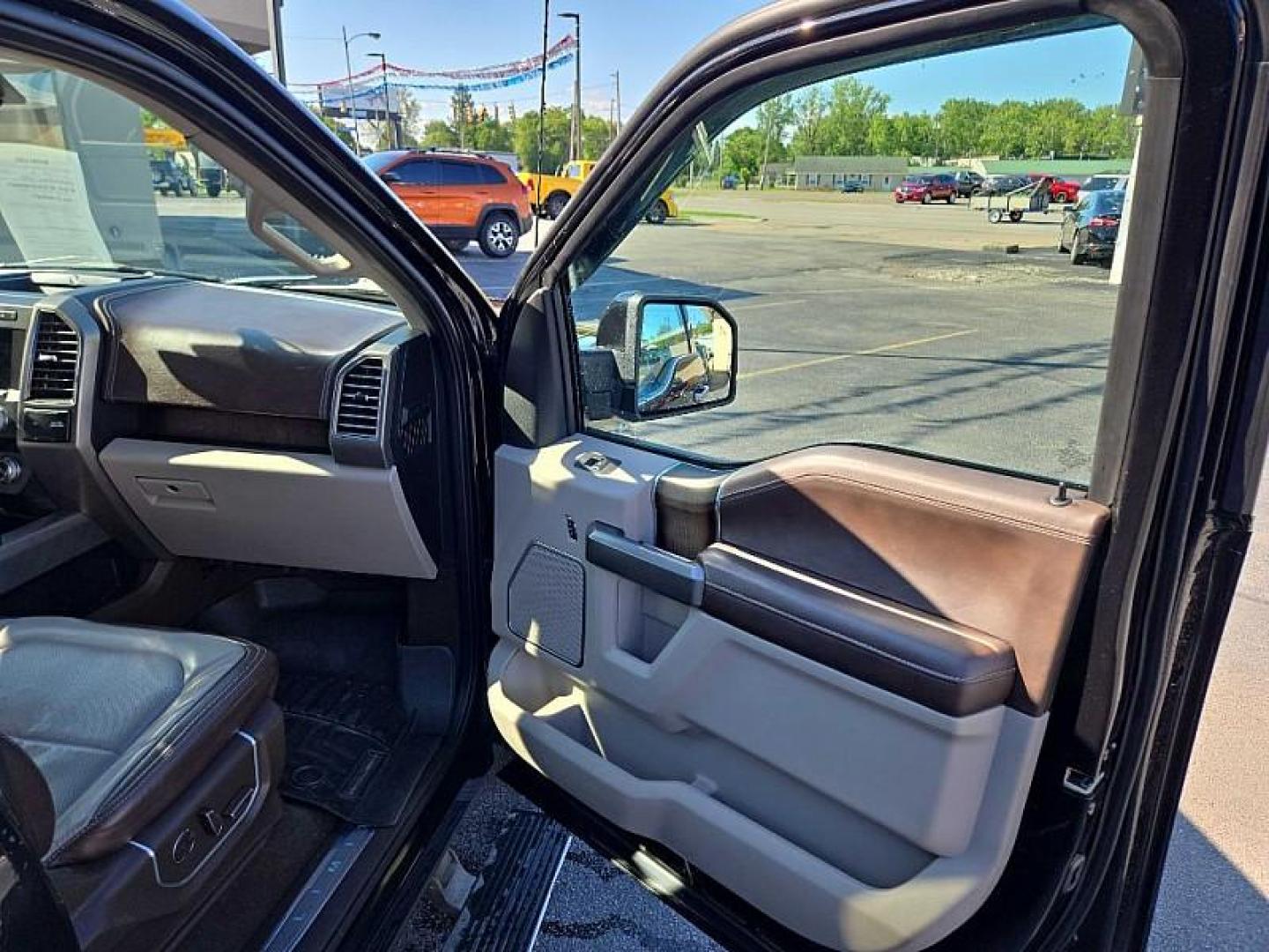 2019 BLACK /BROWN/TAN Ford F-150 XLT SuperCrew 6.5-ft. Bed 4WD (1FTEW1EG9KF) with an 3.5L V6 TURBO engine, 6A transmission, located at 3304 Woodville Road, Northwood, OH, 43619, (419) 210-8019, 41.612694, -83.480743 - We are #1 Auto Loan Dealer for Good Bad or No Credit we have hundreds of vehicles to choose from, stop on in or just fill out our online application to get approved for auto financing and see your credit score for free by visiting our website today. We have Low Payment Options and Terms Available - Photo#16