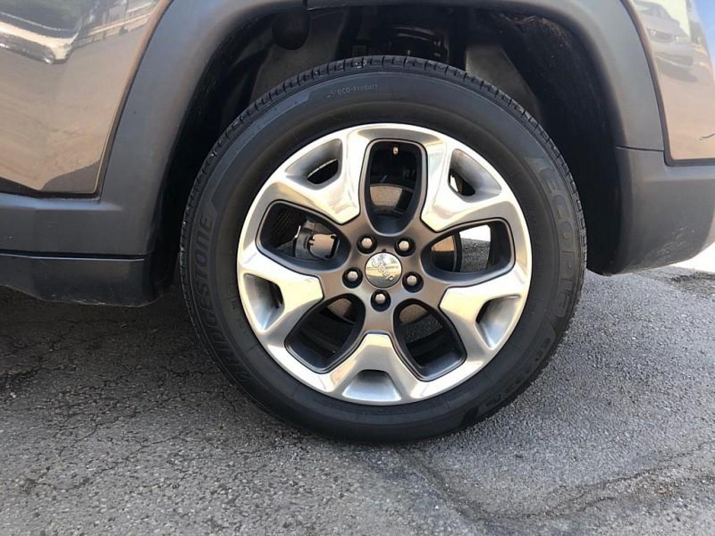 2019 GRAY /WHITE Jeep Compass Limited FWD (3C4NJCCB2KT) with an 2.4L L4 DOHC 16V engine, CVT transmission, located at 3304 Woodville Road, Northwood, OH, 43619, (419) 210-8019, 41.612694, -83.480743 - We are #1 Auto Loan Dealer for Good Bad or No Credit we have hundreds of vehicles to choose from, stop on in or just fill out our online application to get approved for auto financing and see your credit score for free by visiting our website today. We have Low Payment Options and Terms Available - Photo#21