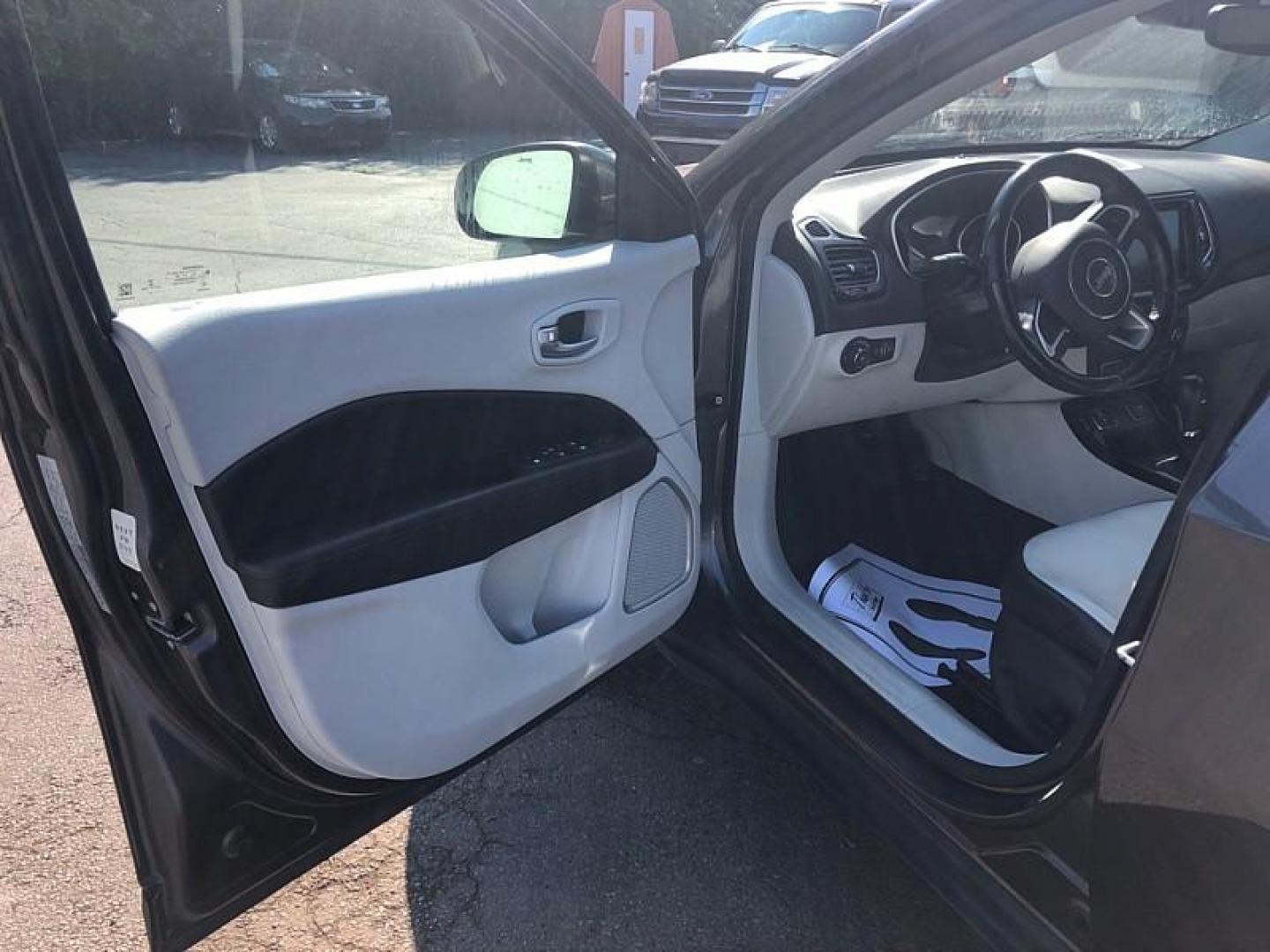 2019 GRAY /WHITE Jeep Compass Limited FWD (3C4NJCCB2KT) with an 2.4L L4 DOHC 16V engine, CVT transmission, located at 3304 Woodville Road, Northwood, OH, 43619, (419) 210-8019, 41.612694, -83.480743 - We are #1 Auto Loan Dealer for Good Bad or No Credit we have hundreds of vehicles to choose from, stop on in or just fill out our online application to get approved for auto financing and see your credit score for free by visiting our website today. We have Low Payment Options and Terms Available - Photo#8