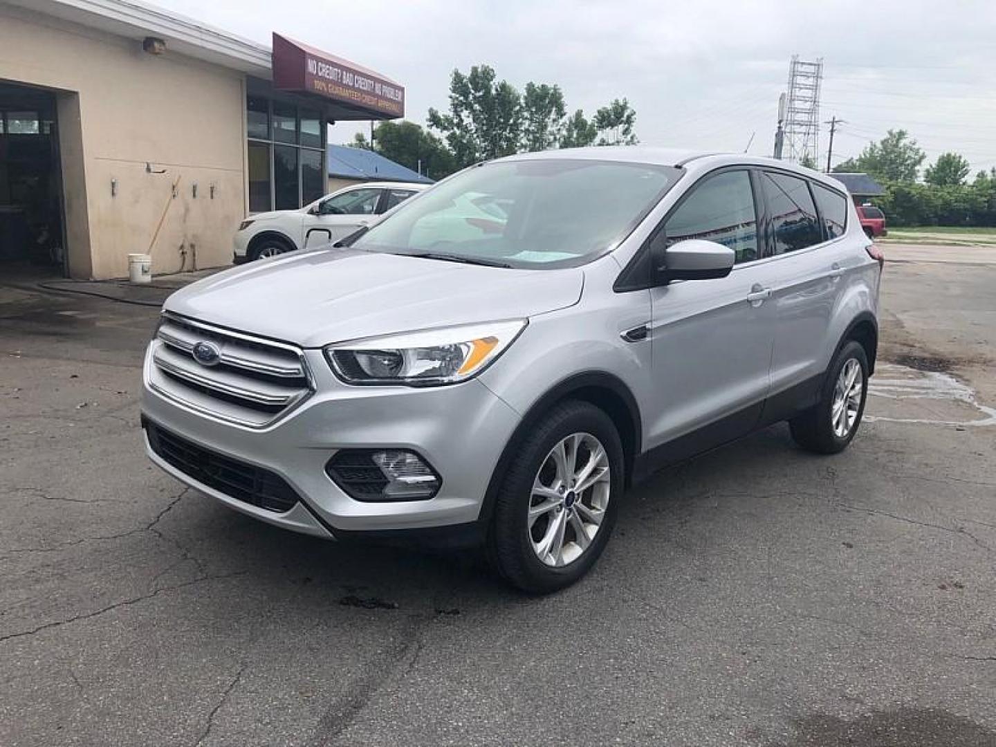 2019 SILVER /GREY Ford Escape SE 4WD (1FMCU9GD1KU) with an 1.5L L4 DOHC 16V engine, 6A transmission, located at 3304 Woodville Road, Northwood, OH, 43619, (419) 210-8019, 41.612694, -83.480743 - We are #1 Auto Loan Dealer for Good Bad or No Credit we have hundreds of vehicles to choose from, stop on in or just fill out our online application to get approved for auto financing and see your credit score for free by visiting our website today. We have Low Payment Options and Terms Available - Photo#0