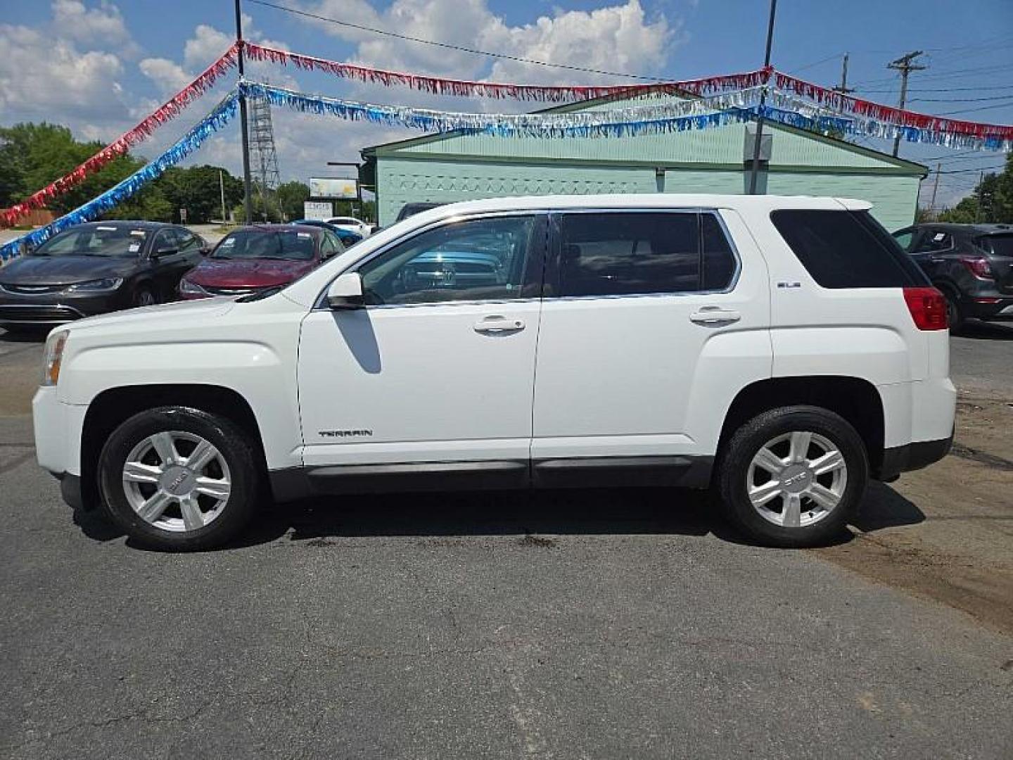 2014 WHITE /BLACK GMC Terrain SLE1 AWD (2GKFLVEK8E6) with an 2.4L L4 DOHC 16V FFV engine, 6-Speed Automatic transmission, located at 3304 Woodville Road, Northwood, OH, 43619, (419) 210-8019, 41.612694, -83.480743 - We are #1 Auto Loan Dealer for Good Bad or No Credit we have hundreds of vehicles to choose from, stop on in or just fill out our online application to get approved for auto financing and see your credit score for free by visiting our website today. We have Low Payment Options and Terms Available - Photo#1