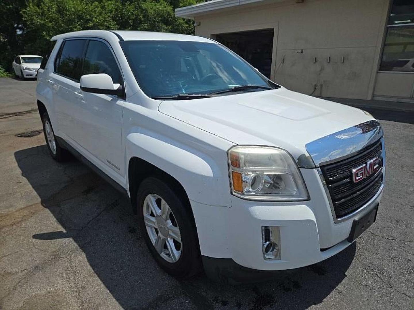 2014 WHITE /BLACK GMC Terrain SLE1 AWD (2GKFLVEK8E6) with an 2.4L L4 DOHC 16V FFV engine, 6-Speed Automatic transmission, located at 3304 Woodville Road, Northwood, OH, 43619, (419) 210-8019, 41.612694, -83.480743 - We are #1 Auto Loan Dealer for Good Bad or No Credit we have hundreds of vehicles to choose from, stop on in or just fill out our online application to get approved for auto financing and see your credit score for free by visiting our website today. We have Low Payment Options and Terms Available - Photo#6