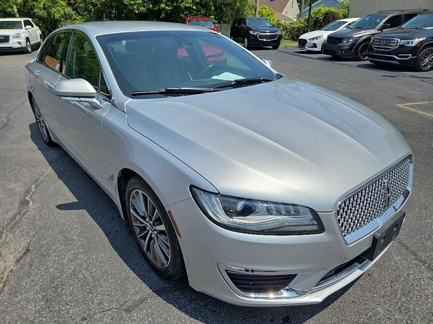 2019 SILVER /BLACK Lincoln MKZ Hybrid Reserve I (3LN6L5LU4KR) with an 2.0L L4 DOHC 16V HYBRID engine, CVT transmission, located at 3304 Woodville Road, Northwood, OH, 43619, (419) 210-8019, 41.612694, -83.480743 - We are #1 Auto Loan Dealer for Good Bad or No Credit we have hundreds of vehicles to choose from, stop on in or just fill out our online application to get approved for auto financing and see your credit score for free by visiting our website today. We have Low Payment Options and Terms Available - Photo#6