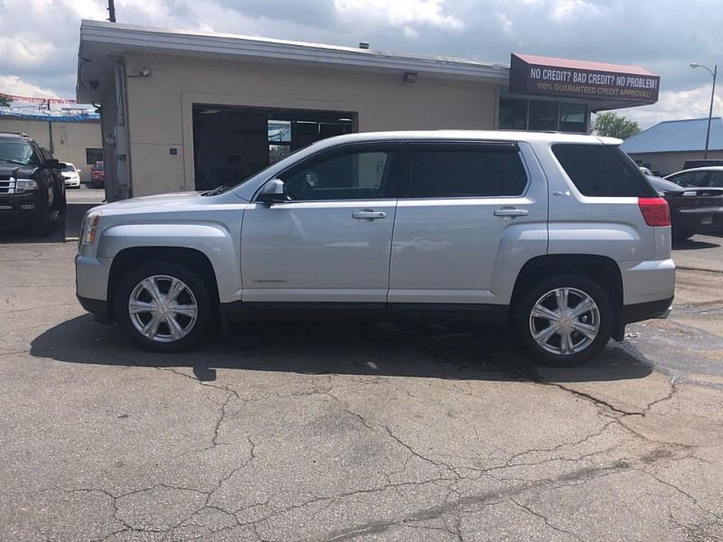 2017 SILVER GMC Terrain SLE1 FWD (2GKALMEK0H6) with an 2.4L L4 DOHC 16V engine, 6A transmission, located at 3304 Woodville Road, Northwood, OH, 43619, (419) 210-8019, 41.612694, -83.480743 - Photo#1