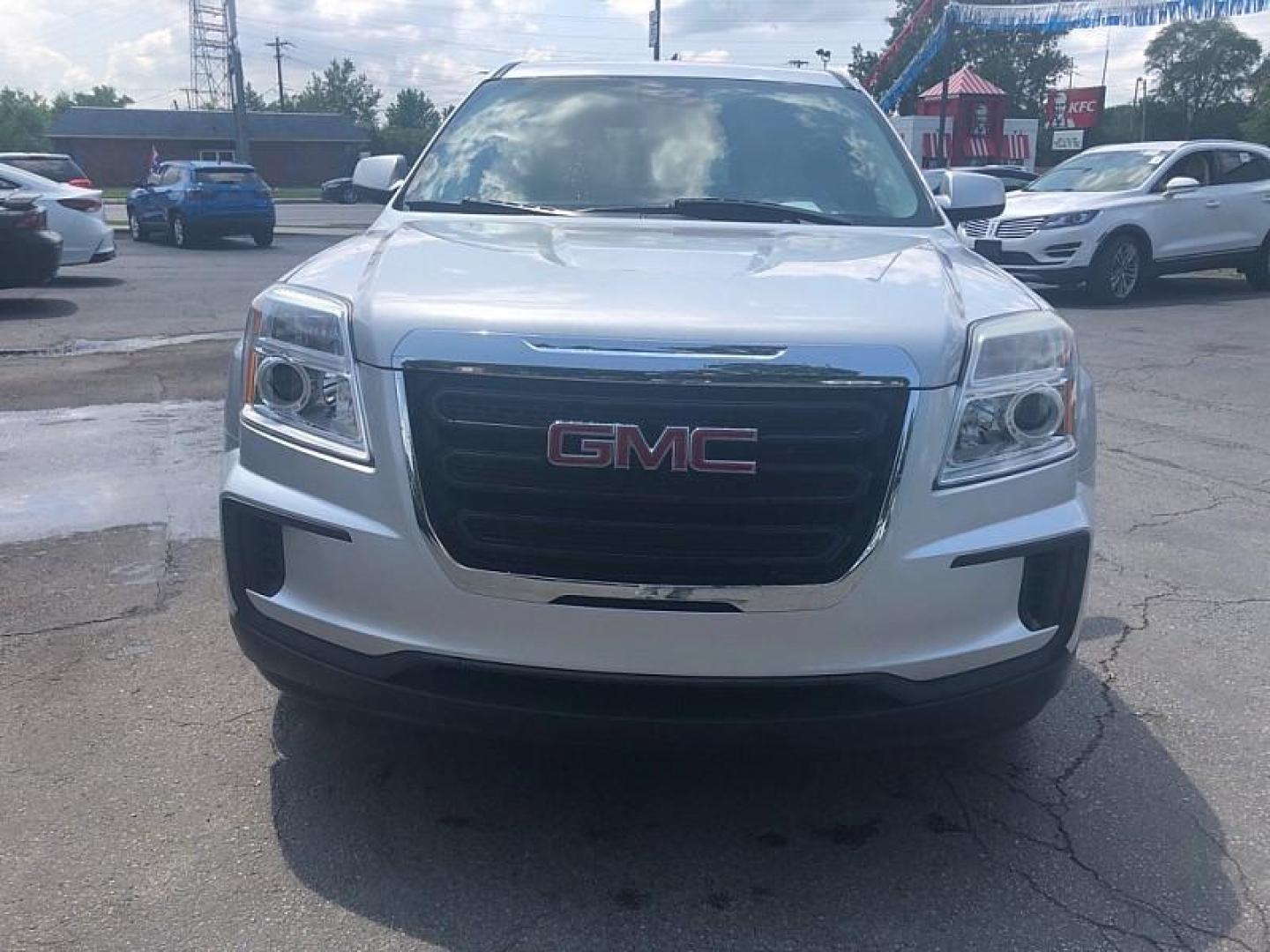 2017 SILVER GMC Terrain SLE1 FWD (2GKALMEK0H6) with an 2.4L L4 DOHC 16V engine, 6A transmission, located at 3304 Woodville Road, Northwood, OH, 43619, (419) 210-8019, 41.612694, -83.480743 - Photo#7