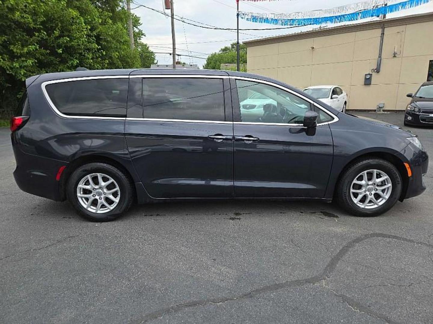 2020 GRAY /TAN Chrysler Pacifica Touring Plus (2C4RC1FG8LR) with an 3.6L V6 DOHC 24V engine, 9A transmission, located at 3304 Woodville Road, Northwood, OH, 43619, (419) 210-8019, 41.612694, -83.480743 - We are #1 Auto Loan Dealer for Good Bad or No Credit we have hundreds of vehicles to choose from, stop on in or just fill out our online application to get approved for auto financing and see your credit score for free by visiting our website today. We have Low Payment Options and Terms Available - Photo#5