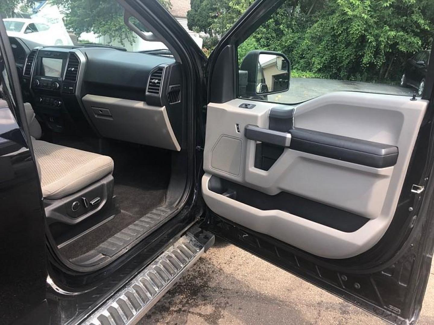 2018 BLACK /TAN Ford F-150 XLT SuperCrew 5.5-ft. Bed 4WD (1FTEW1EGXJF) with an 3.5L V6 TURBO engine, 6A transmission, located at 3304 Woodville Road, Northwood, OH, 43619, (419) 210-8019, 41.612694, -83.480743 - We are #1 Auto Loan Dealer for Good Bad or No Credit we have hundreds of vehicles to choose from, stop on in or just fill out our online application to get approved for auto financing and see your credit score for free by visiting our website today. We have Low Payment Options and Terms Available - Photo#14