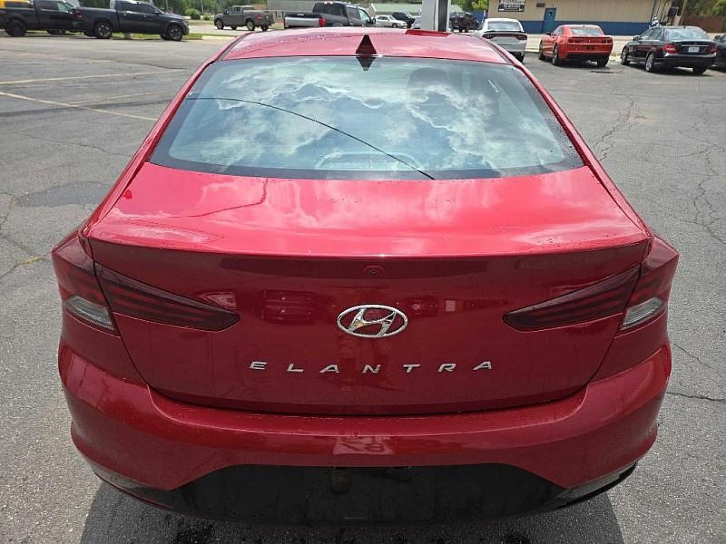 2019 RED /TAN Hyundai Elantra Limited (KMHD84LF6KU) with an 1.8L L4 DOHC 16V engine, 6A transmission, located at 3304 Woodville Road, Northwood, OH, 43619, (419) 210-8019, 41.612694, -83.480743 - We are #1 Auto Loan Dealer for Good Bad or No Credit we have hundreds of vehicles to choose from, stop on in or just fill out our online application to get approved for auto financing and see your credit score for free by visiting our website today. We have Low Payment Options and Terms Available - Photo#3