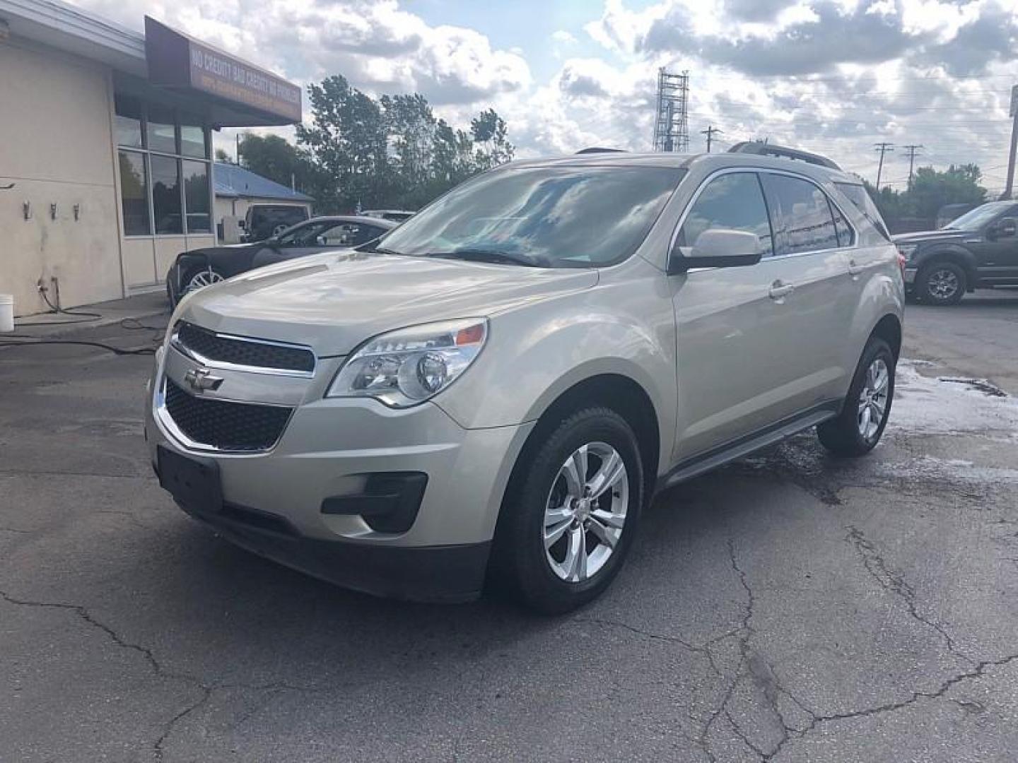 2015 GOLD /BLACK Chevrolet Equinox 1LT 2WD (2GNALBEKXF1) with an 2.4L L4 DOHC 16V FFV engine, 6-Speed Automatic transmission, located at 3304 Woodville Road, Northwood, OH, 43619, (419) 210-8019, 41.612694, -83.480743 - We are #1 Auto Loan Dealer for Good Bad or No Credit we have hundreds of vehicles to choose from, stop on in or just fill out our online application to get approved for auto financing and see your credit score for free by visiting our website today. We have Low Payment Options and Terms Available - Photo#0