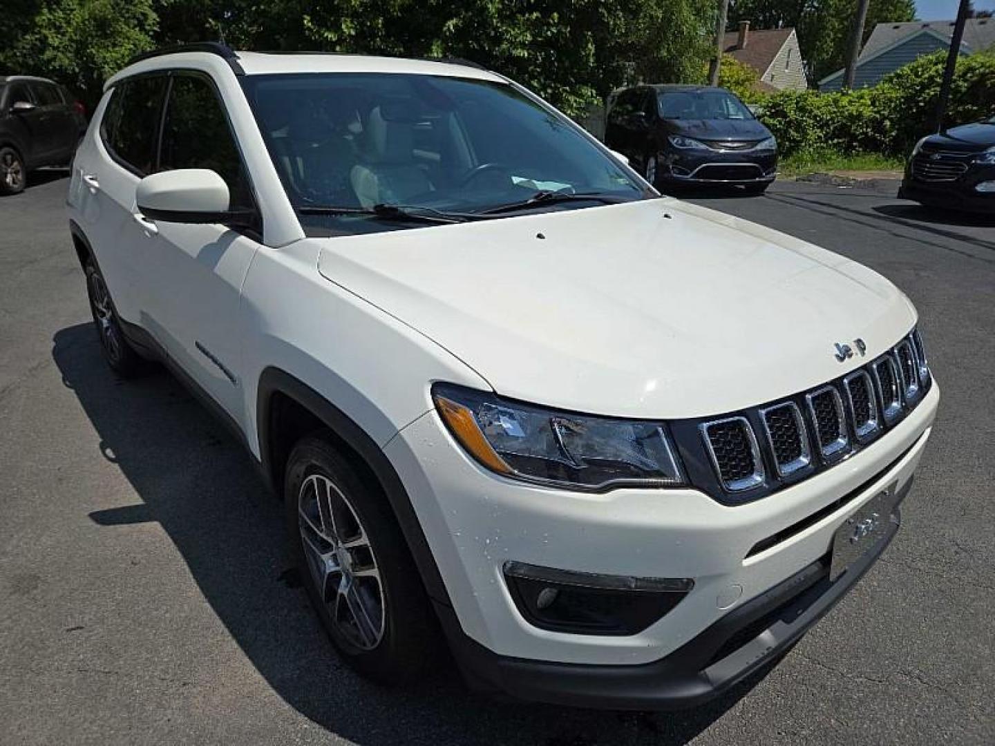 2018 WHITE /WHITE Jeep Compass Sport FWD (3C4NJCBB3JT) with an 2.4L L4 DOHC 16V engine, Automatic 6-Spd transmission, located at 3304 Woodville Road, Northwood, OH, 43619, (419) 210-8019, 41.612694, -83.480743 - We are #1 Auto Loan Dealer for Good Bad or No Credit we have hundreds of vehicles to choose from, stop on in or just fill out our online application to get approved for auto financing and see your credit score for free by visiting our website today. We have Low Payment Options and Terms Available - Photo#3