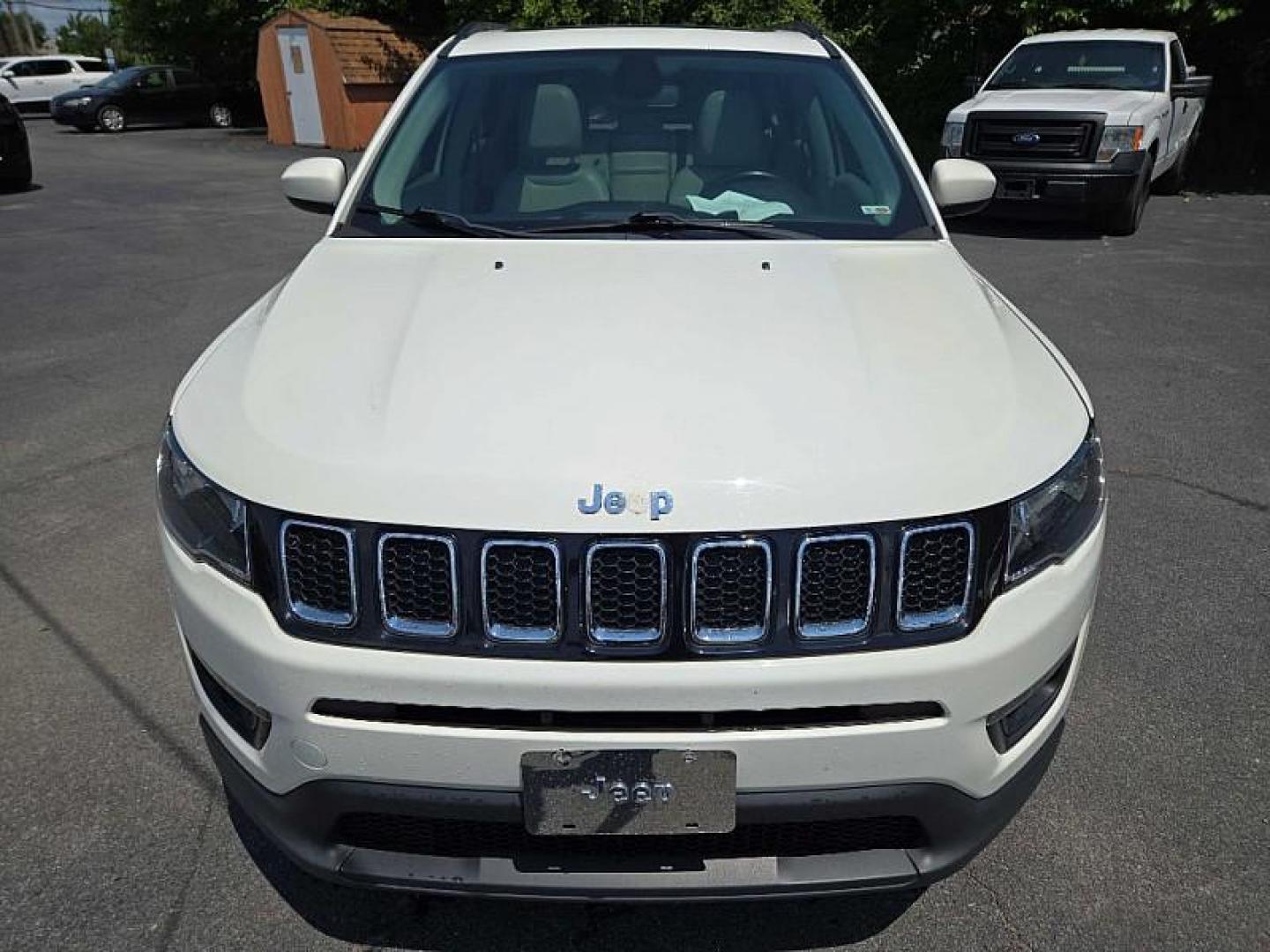 2018 WHITE /WHITE Jeep Compass Sport FWD (3C4NJCBB3JT) with an 2.4L L4 DOHC 16V engine, Automatic 6-Spd transmission, located at 3304 Woodville Road, Northwood, OH, 43619, (419) 210-8019, 41.612694, -83.480743 - We are #1 Auto Loan Dealer for Good Bad or No Credit we have hundreds of vehicles to choose from, stop on in or just fill out our online application to get approved for auto financing and see your credit score for free by visiting our website today. We have Low Payment Options and Terms Available - Photo#5