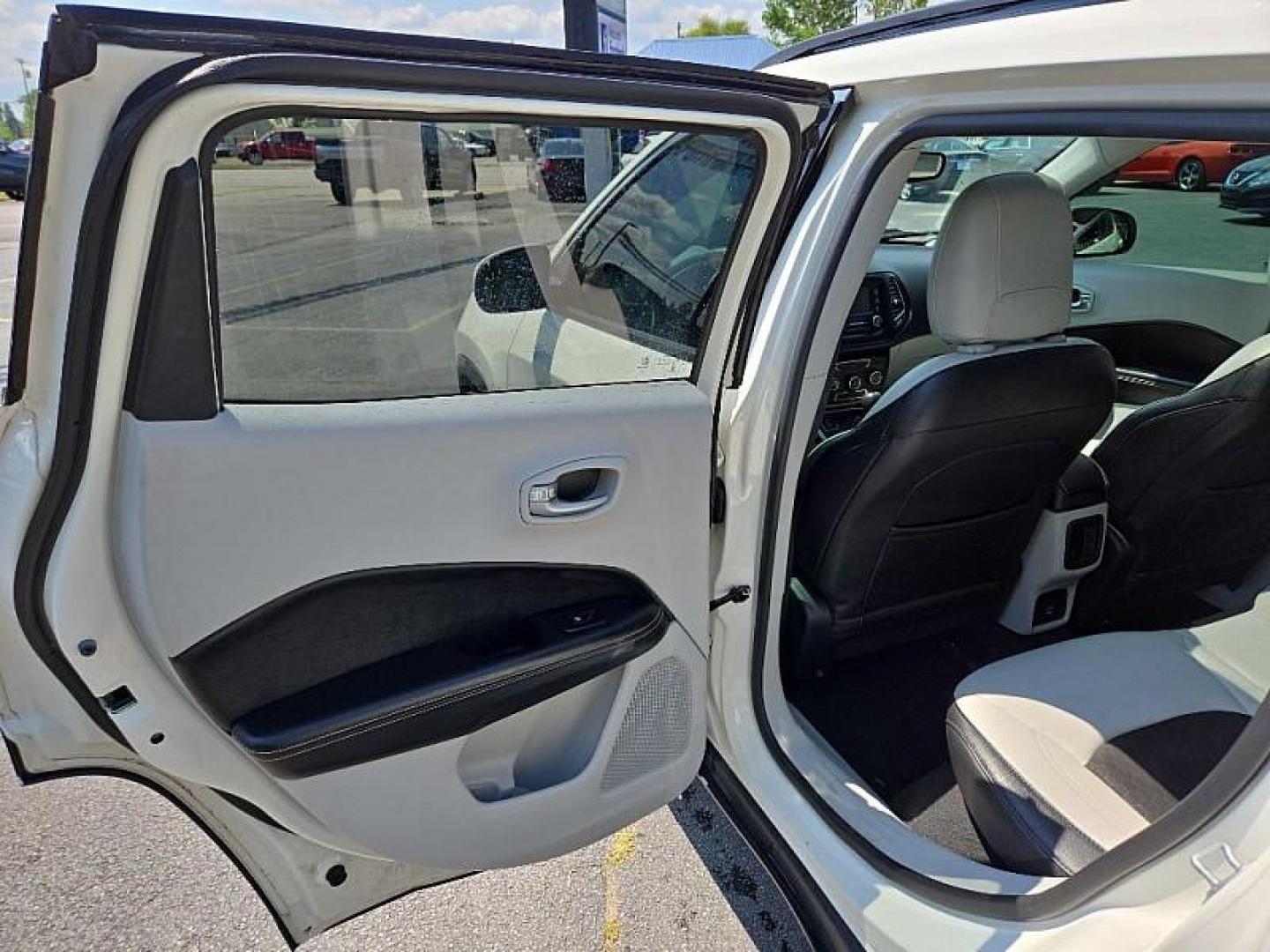 2018 WHITE /WHITE Jeep Compass Sport FWD (3C4NJCBB3JT) with an 2.4L L4 DOHC 16V engine, Automatic 6-Spd transmission, located at 3304 Woodville Road, Northwood, OH, 43619, (419) 210-8019, 41.612694, -83.480743 - We are #1 Auto Loan Dealer for Good Bad or No Credit we have hundreds of vehicles to choose from, stop on in or just fill out our online application to get approved for auto financing and see your credit score for free by visiting our website today. We have Low Payment Options and Terms Available - Photo#8