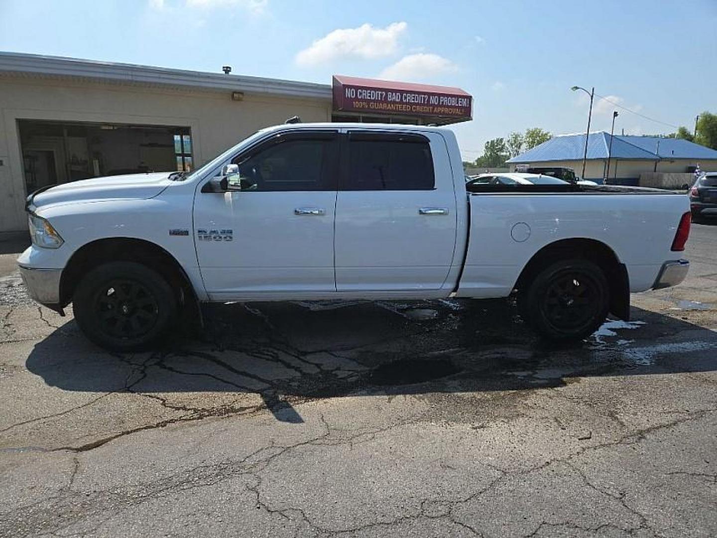 2016 WHITE /GREY RAM 1500 SLT Crew Cab LWB 4WD (1C6RR7TTXGS) with an 5.7L V8 OHV 16V engine, 6A transmission, located at 3304 Woodville Road, Northwood, OH, 43619, (419) 210-8019, 41.612694, -83.480743 - Photo#1