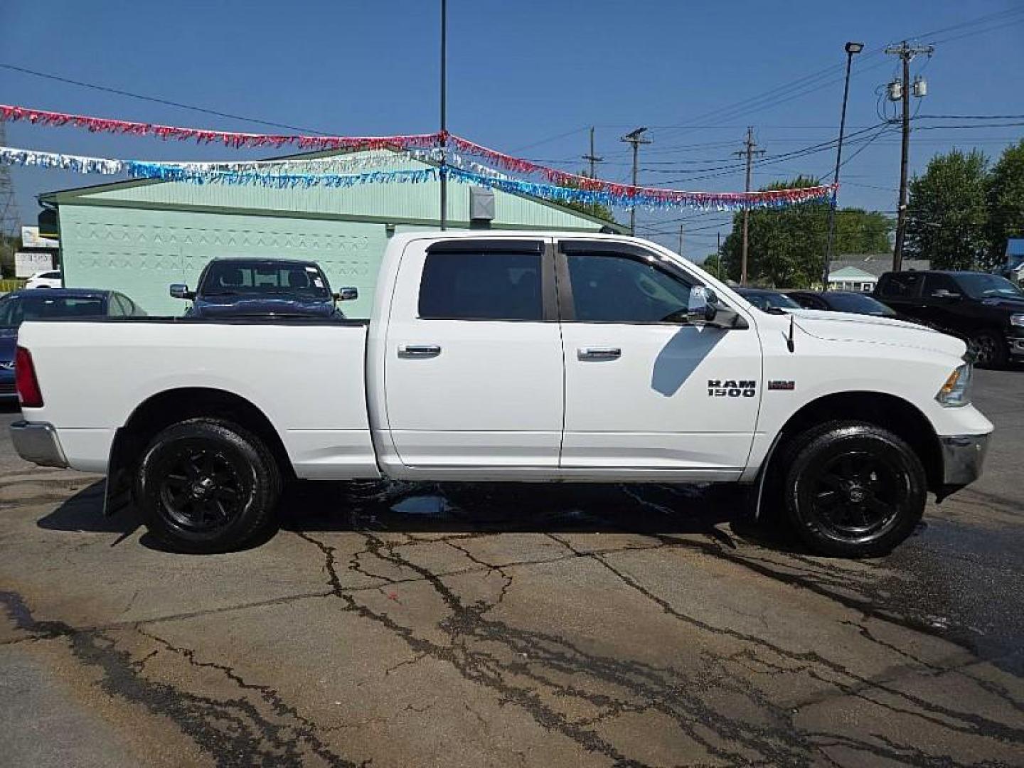 2016 WHITE /GREY RAM 1500 SLT Crew Cab LWB 4WD (1C6RR7TTXGS) with an 5.7L V8 OHV 16V engine, 6A transmission, located at 3304 Woodville Road, Northwood, OH, 43619, (419) 210-8019, 41.612694, -83.480743 - Photo#5