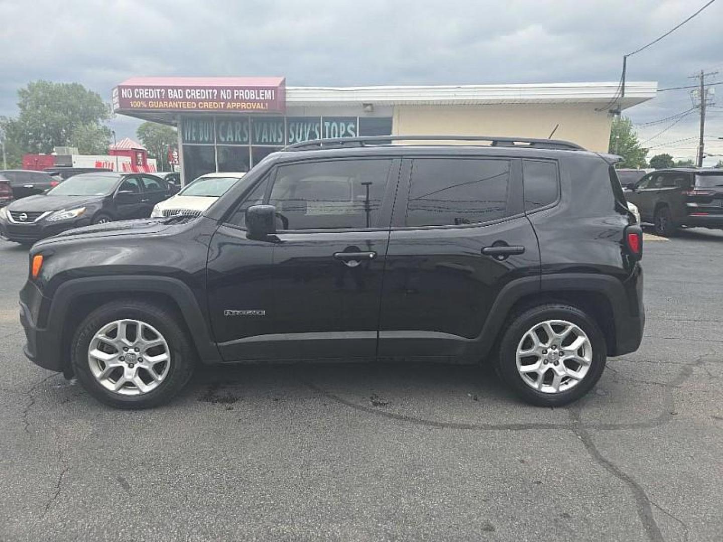 2017 BLACK /BLACK Jeep Renegade Latitude FWD (ZACCJABBXHP) with an 2.4L L4 DOHC 16V engine, 6M transmission, located at 3304 Woodville Road, Northwood, OH, 43619, (419) 210-8019, 41.612694, -83.480743 - We are #1 Auto Loan Dealer for Good Bad or No Credit we have hundreds of vehicles to choose from, stop on in or just fill out our online application to get approved for auto financing and see your credit score for free by visiting our website today. We have Low Payment Options and Terms Available - Photo#1