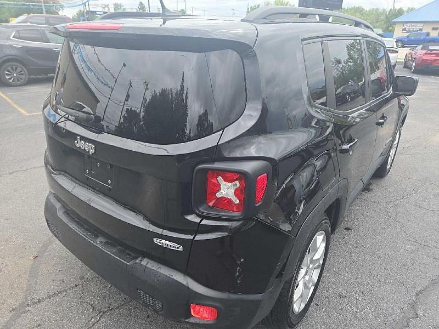 2017 BLACK /BLACK Jeep Renegade Latitude FWD (ZACCJABBXHP) with an 2.4L L4 DOHC 16V engine, 6M transmission, located at 3304 Woodville Road, Northwood, OH, 43619, (419) 210-8019, 41.612694, -83.480743 - We are #1 Auto Loan Dealer for Good Bad or No Credit we have hundreds of vehicles to choose from, stop on in or just fill out our online application to get approved for auto financing and see your credit score for free by visiting our website today. We have Low Payment Options and Terms Available - Photo#4