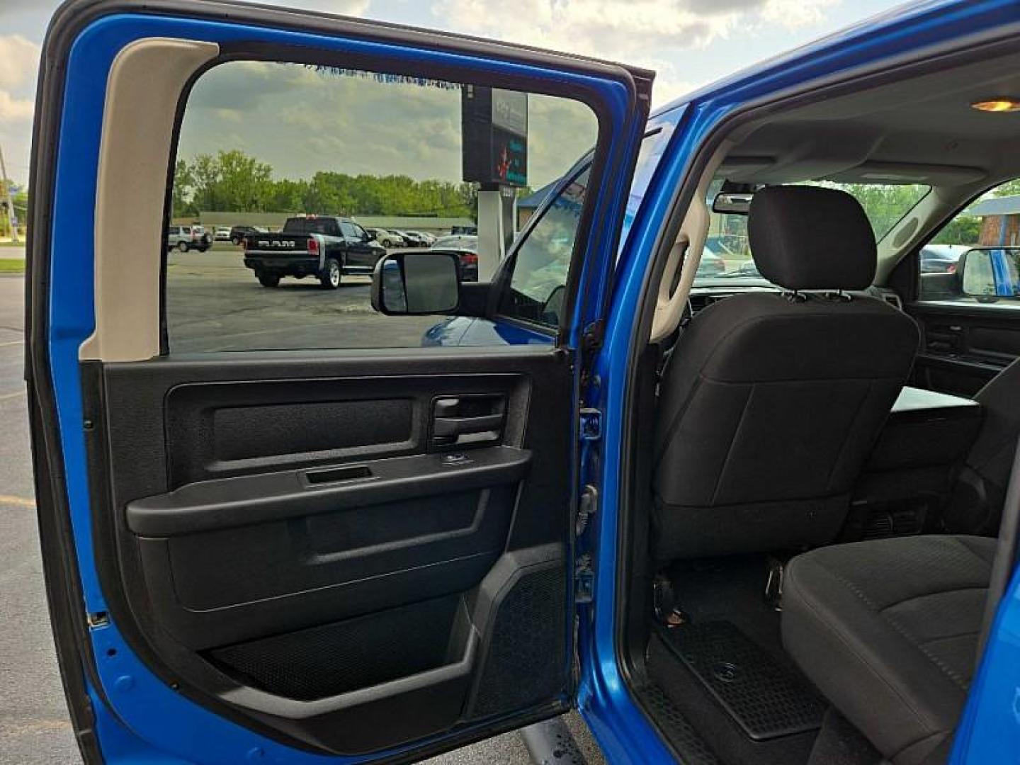 2019 BLUE /BLACK RAM 1500 Tradesman Crew Cab SWB 4WD (1C6RR7KT9KS) with an 5.7L V8 OHV 16V engine, 8A transmission, located at 3304 Woodville Road, Northwood, OH, 43619, (419) 210-8019, 41.612694, -83.480743 - We are #1 Auto Loan Dealer for Good Bad or No Credit we have hundreds of vehicles to choose from, stop on in or just fill out our online application to get approved for auto financing and see your credit score for free by visiting our website today. We have Low Payment Options and Terms Available - Photo#10