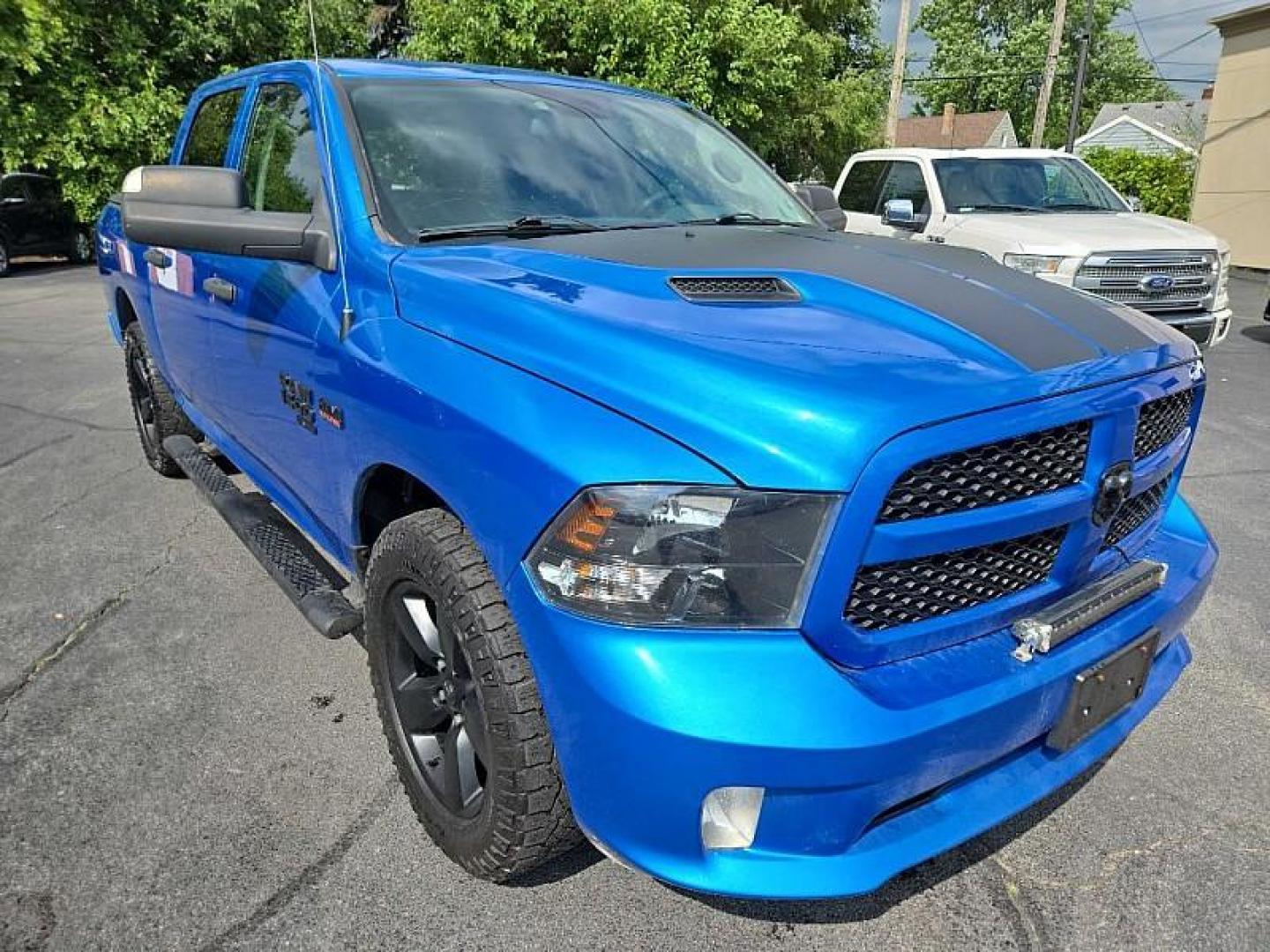 2019 BLUE /BLACK RAM 1500 Tradesman Crew Cab SWB 4WD (1C6RR7KT9KS) with an 5.7L V8 OHV 16V engine, 8A transmission, located at 3304 Woodville Road, Northwood, OH, 43619, (419) 210-8019, 41.612694, -83.480743 - We are #1 Auto Loan Dealer for Good Bad or No Credit we have hundreds of vehicles to choose from, stop on in or just fill out our online application to get approved for auto financing and see your credit score for free by visiting our website today. We have Low Payment Options and Terms Available - Photo#6