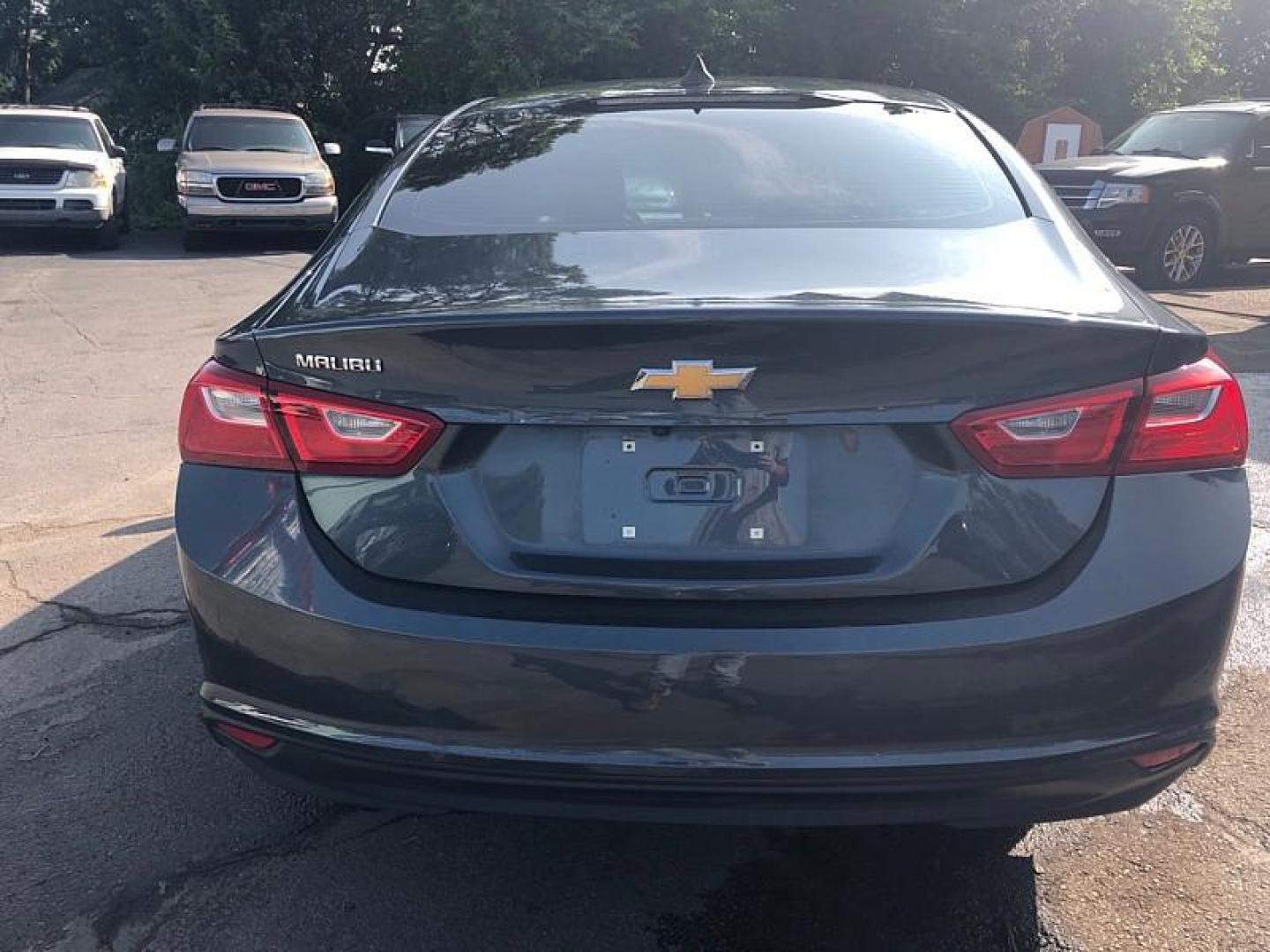 2020 GRAY /GREY Chevrolet Malibu 1FL (1G1ZC5ST7LF) with an 1.5L L4 DOHC 16V engine, 6A transmission, located at 3304 Woodville Road, Northwood, OH, 43619, (419) 210-8019, 41.612694, -83.480743 - We are #1 Auto Loan Dealer for Good Bad or No Credit we have hundreds of vehicles to choose from, stop on in or just fill out our online application to get approved for auto financing and see your credit score for free by visiting our website today. We have Low Payment Options and Terms Available - Photo#3