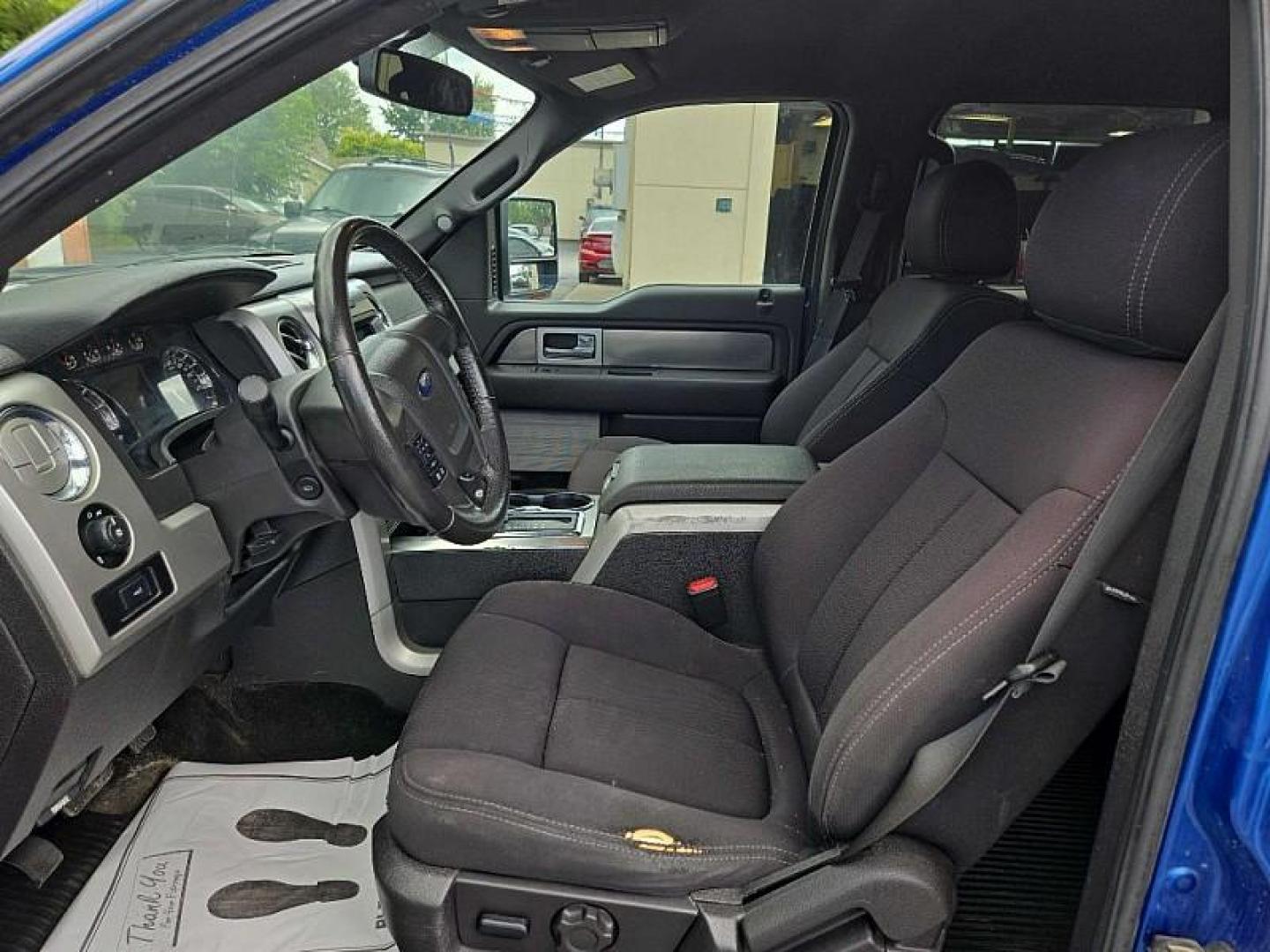 2013 BLUE /BLACK Ford F-150 XLT SuperCrew 6.5-ft. Bed 4WD (1FTFW1EF1DK) with an 5.0L V8 engine, 6-Speed Automatic transmission, located at 3304 Woodville Road, Northwood, OH, 43619, (419) 210-8019, 41.612694, -83.480743 - We are #1 Auto Loan Dealer for Good Bad or No Credit we have hundreds of vehicles to choose from, stop on in or just fill out our online application to get approved for auto financing and see your credit score for free by visiting our website today. We have Low Payment Options and Terms Available - Photo#9