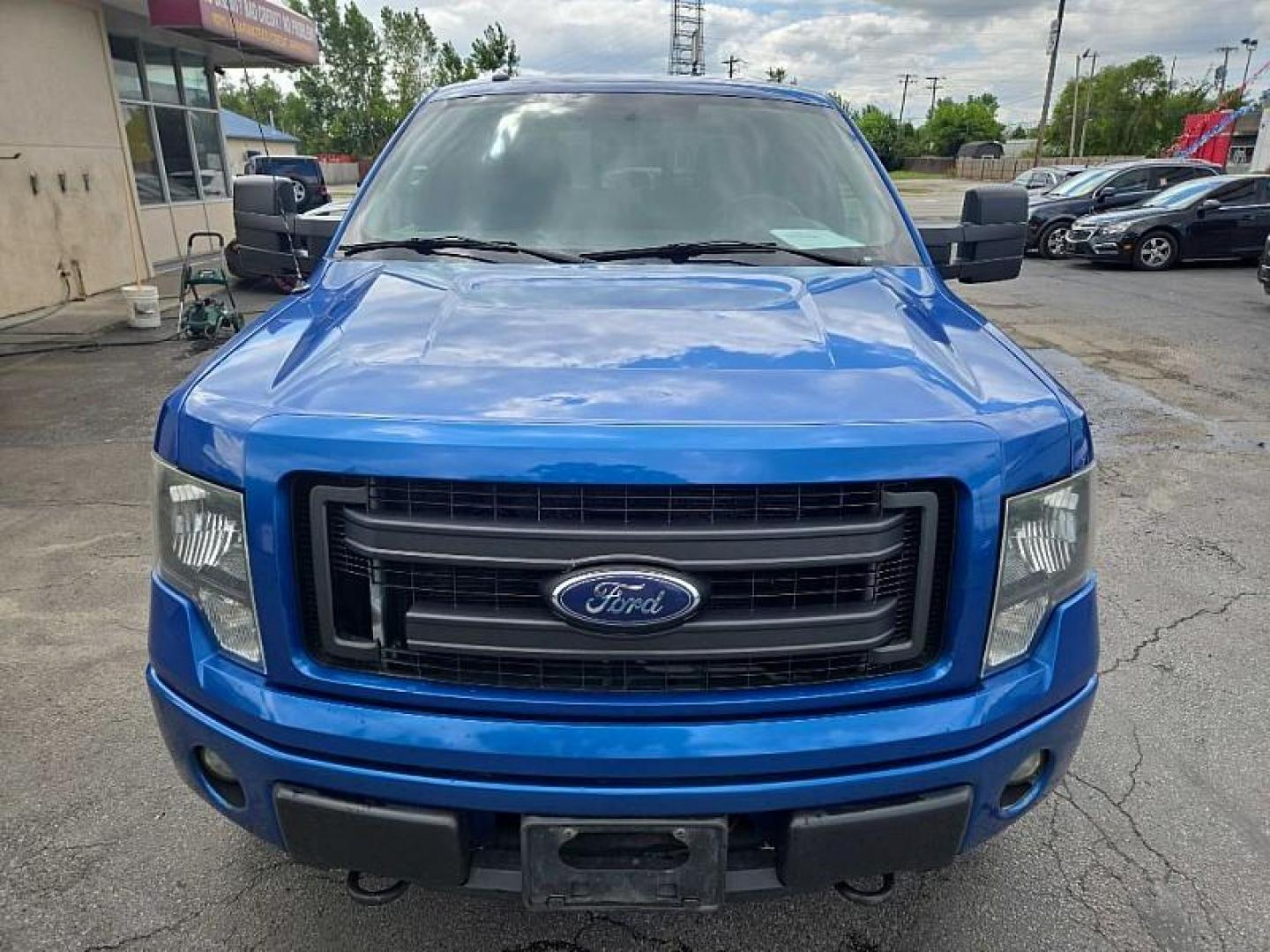 2013 BLUE /BLACK Ford F-150 XLT SuperCrew 6.5-ft. Bed 4WD (1FTFW1EF1DK) with an 5.0L V8 engine, 6-Speed Automatic transmission, located at 3304 Woodville Road, Northwood, OH, 43619, (419) 210-8019, 41.612694, -83.480743 - We are #1 Auto Loan Dealer for Good Bad or No Credit we have hundreds of vehicles to choose from, stop on in or just fill out our online application to get approved for auto financing and see your credit score for free by visiting our website today. We have Low Payment Options and Terms Available - Photo#7