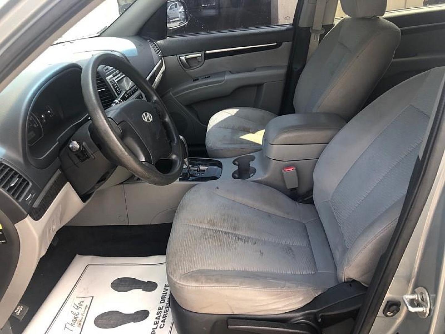 2009 SILVER /GREY Hyundai Santa Fe GLS (5NMSG13D39H) with an 2.7L V6 DOHC 24V engine, Automatic 4-Spd w/Overdrive and Shiftronic transmission, located at 3304 Woodville Road, Northwood, OH, 43619, (419) 210-8019, 41.612694, -83.480743 - We are #1 Auto Loan Dealer for Good Bad or No Credit we have hundreds of vehicles to choose from, stop on in or just fill out our online application to get approved for auto financing and see your credit score for free by visiting our website today. We have Low Payment Options and Terms Available - Photo#9