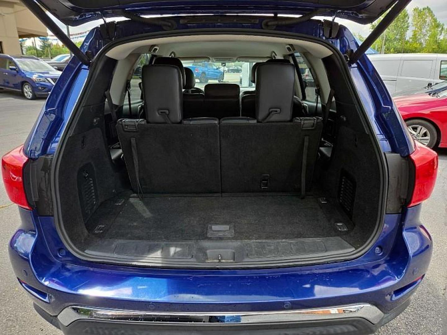 2020 BLUE /BLACK Nissan Pathfinder SL (5N1DR2CN5LC) with an 3.5L V6 DOHC 24V engine, CVT transmission, located at 3304 Woodville Road, Northwood, OH, 43619, (419) 210-8019, 41.612694, -83.480743 - We are #1 Auto Loan Dealer for Good Bad or No Credit we have hundreds of vehicles to choose from, stop on in or just fill out our online application to get approved for auto financing and see your credit score for free by visiting our website today. We have Low Payment Options and Terms Available - Photo#13