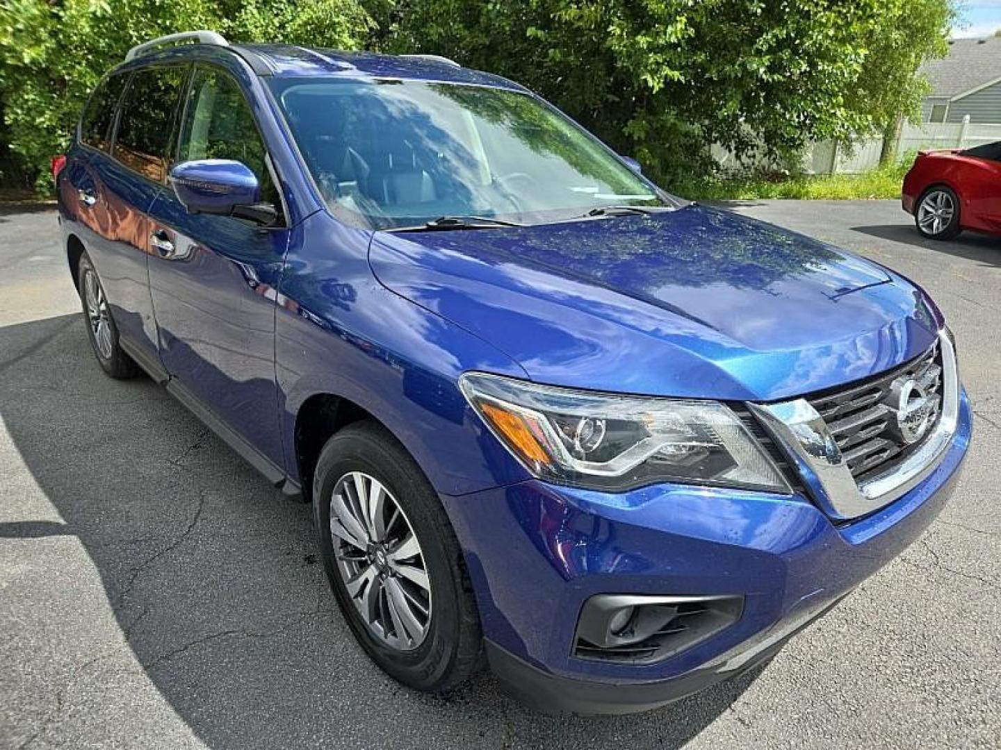 2020 BLUE /BLACK Nissan Pathfinder SL (5N1DR2CN5LC) with an 3.5L V6 DOHC 24V engine, CVT transmission, located at 3304 Woodville Road, Northwood, OH, 43619, (419) 210-8019, 41.612694, -83.480743 - We are #1 Auto Loan Dealer for Good Bad or No Credit we have hundreds of vehicles to choose from, stop on in or just fill out our online application to get approved for auto financing and see your credit score for free by visiting our website today. We have Low Payment Options and Terms Available - Photo#6