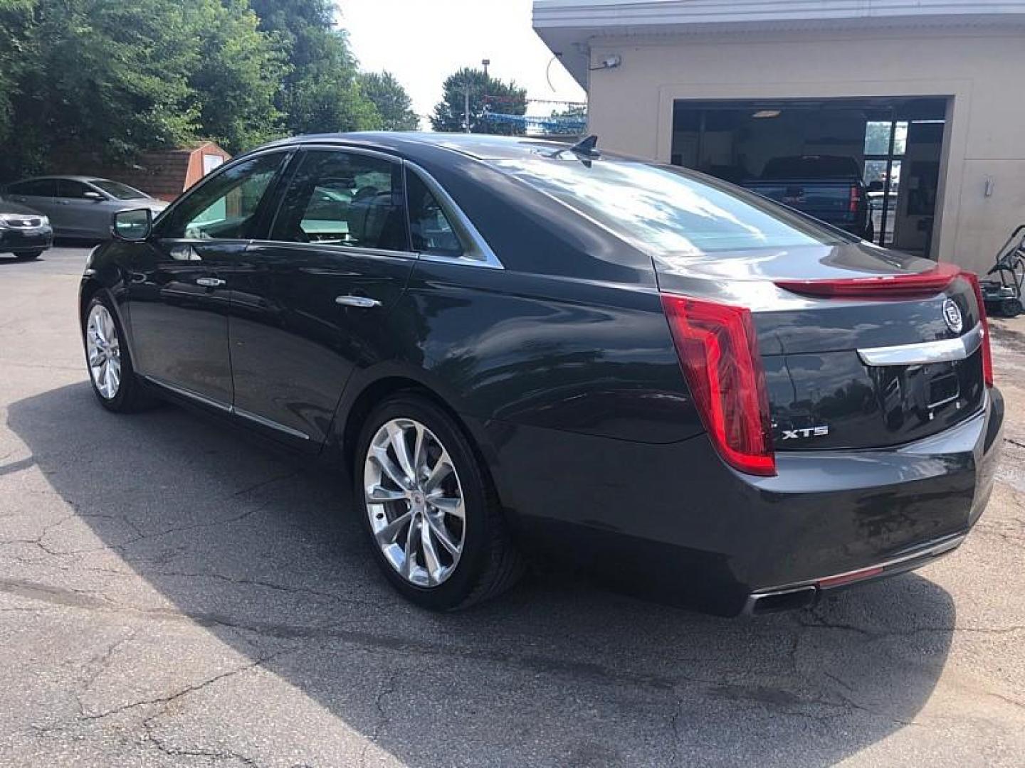 2014 Gray /TAN Cadillac XTS Premium FWD (2G61P5S34E9) with an 3.6L V6 DOHC 24V engine, 6-Speed Automatic transmission, located at 3304 Woodville Road, Northwood, OH, 43619, (419) 210-8019, 41.612694, -83.480743 - Photo#2