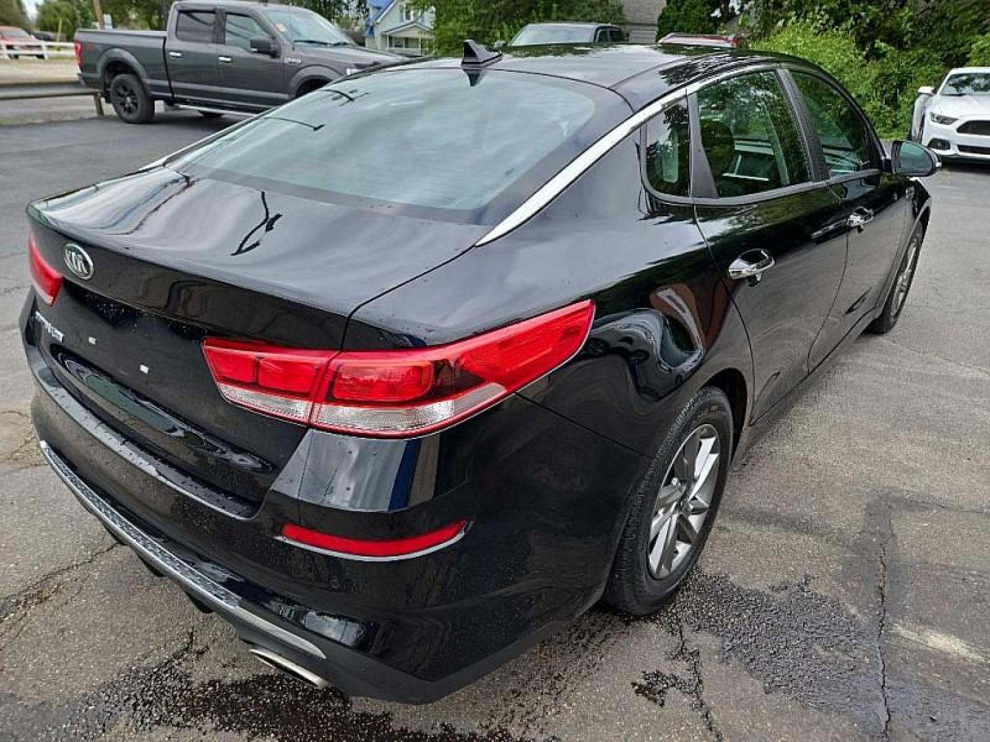 2020 BLACK /BLACK Kia Optima LX (5XXGT4L34LG) with an 2.4L L4 DOHC 16V engine, 6A transmission, located at 3304 Woodville Road, Northwood, OH, 43619, (419) 210-8019, 41.612694, -83.480743 - We are #1 Auto Loan Dealer for Good Bad or No Credit we have hundreds of vehicles to choose from, stop on in or just fill out our online application to get approved for auto financing and see your credit score for free by visiting our website today. We have Low Payment Options and Terms Available - Photo#4