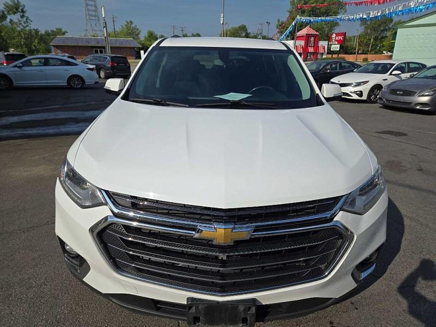 2018 WHITE /BLACK Chevrolet Traverse LT Cloth FWD (1GNERGKW0JJ) with an 3.6L V6 DOHC 24V engine, 9A transmission, located at 3304 Woodville Road, Northwood, OH, 43619, (419) 210-8019, 41.612694, -83.480743 - We are #1 Auto Loan Dealer for Good Bad or No Credit we have hundreds of vehicles to choose from, stop on in or just fill out our online application to get approved for auto financing and see your credit score for free by visiting our website today. We have Low Payment Options and Terms Available - Photo#7