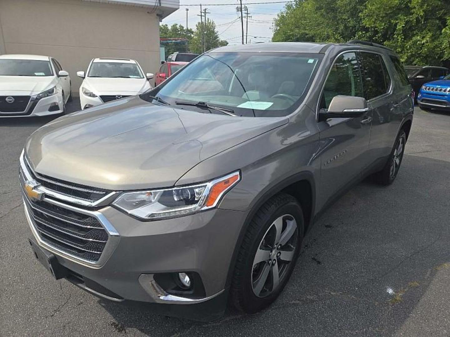 2019 GRAY /TAN Chevrolet Traverse LT Leather FWD (1GNERHKW6KJ) with an 3.6L V6 DOHC 24V engine, 9A transmission, located at 3304 Woodville Road, Northwood, OH, 43619, (419) 210-8019, 41.612694, -83.480743 - We are #1 Auto Loan Dealer for Good Bad or No Credit we have hundreds of vehicles to choose from, stop on in or just fill out our online application to get approved for auto financing and see your credit score for free by visiting our website today. We have Low Payment Options and Terms Available - Photo#0