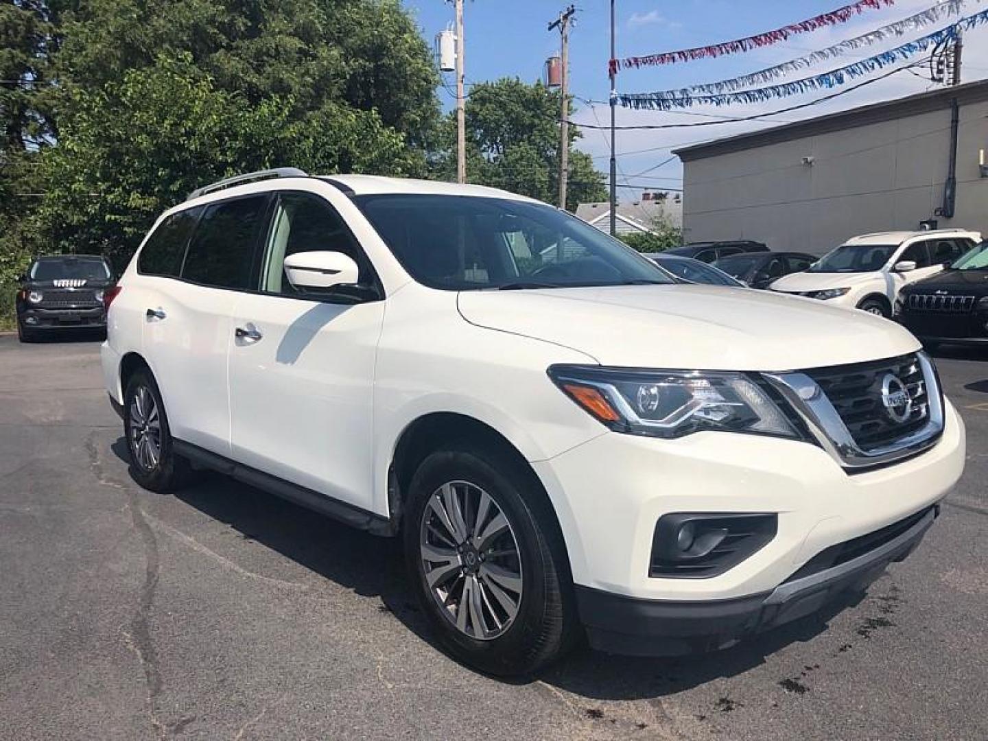 2020 WHITE /BLACK Nissan Pathfinder SL (5N1DR2CN3LC) with an 3.5L V6 DOHC 24V engine, CVT transmission, located at 3304 Woodville Road, Northwood, OH, 43619, (419) 210-8019, 41.612694, -83.480743 - We are #1 Auto Loan Dealer for Good Bad or No Credit we have hundreds of vehicles to choose from, stop on in or just fill out our online application to get approved for auto financing and see your credit score for free by visiting our website today. We have Low Payment Options and Terms Available - Photo#6