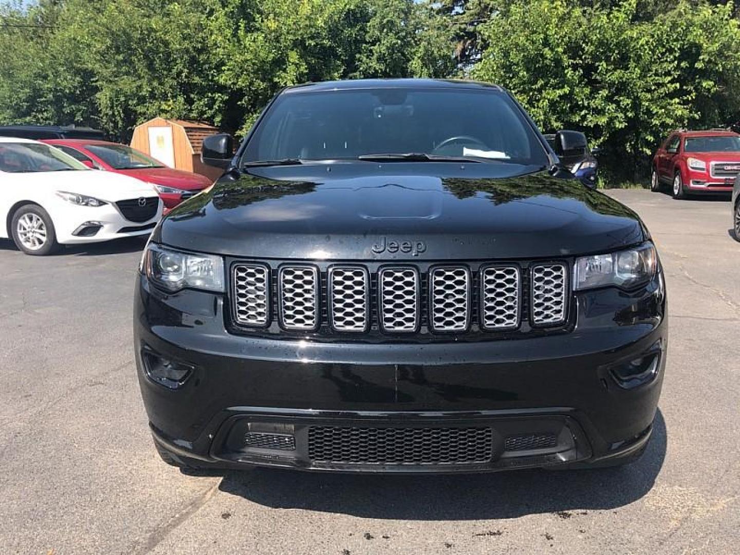 2018 BLACK /BLACK Jeep Grand Cherokee Laredo 4WD (1C4RJFAG8JC) with an 3.6L V6 DOHC 24V engine, 8A transmission, located at 3304 Woodville Road, Northwood, OH, 43619, (419) 210-8019, 41.612694, -83.480743 - Your #1 Destination for Auto Loans and mdash;No Matter Your Credit!At our dealership, we cater to everyone and mdash;whether you have good, bad, or no credit. With hundreds of vehicles to choose from, you can easily find the perfect car, truck, or SUV that fits your needs.Get Approved Today!Visit ou - Photo#7