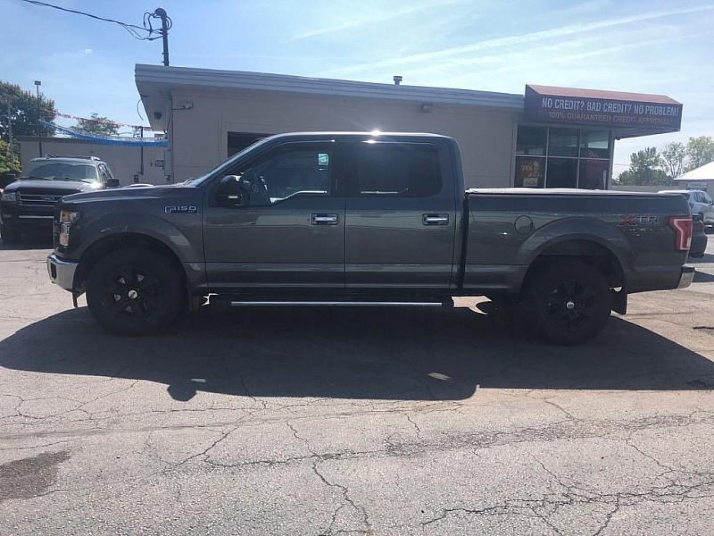 2017 GRAY /GREY Ford F-150 XL SuperCrew 6.5-ft. Bed 4WD (1FTFW1EF5HF) with an 5.0L V8 engine, 6A transmission, located at 3304 Woodville Road, Northwood, OH, 43619, (419) 210-8019, 41.612694, -83.480743 - Your #1 Destination for Auto Loans and mdash;No Matter Your Credit!At our dealership, we cater to everyone and mdash;whether you have good, bad, or no credit. With hundreds of vehicles to choose from, you can easily find the perfect car, truck, or SUV that fits your needs.Get Approved Today!Visit ou - Photo#1