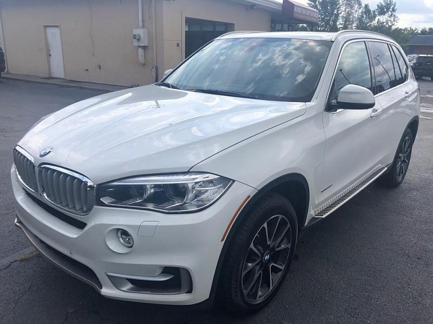 2015 WHITE /BROWN BMW X5 xDrive35i (5UXKR0C54F0) with an 3.0L L6 DOHC 24V engine, 8-Speed Automatic transmission, located at 3304 Woodville Road, Northwood, OH, 43619, (419) 210-8019, 41.612694, -83.480743 - We are #1 Auto Loan Dealer for Good Bad or No Credit we have hundreds of vehicles to choose from, stop on in or just fill out our online application to get approved for auto financing and see your credit score for free by visiting our website today. We have Low Payment Options and Terms Available - Photo#0