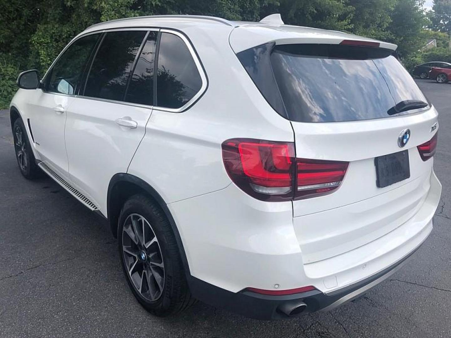 2015 WHITE /BROWN BMW X5 xDrive35i (5UXKR0C54F0) with an 3.0L L6 DOHC 24V engine, 8-Speed Automatic transmission, located at 3304 Woodville Road, Northwood, OH, 43619, (419) 210-8019, 41.612694, -83.480743 - We are #1 Auto Loan Dealer for Good Bad or No Credit we have hundreds of vehicles to choose from, stop on in or just fill out our online application to get approved for auto financing and see your credit score for free by visiting our website today. We have Low Payment Options and Terms Available - Photo#2