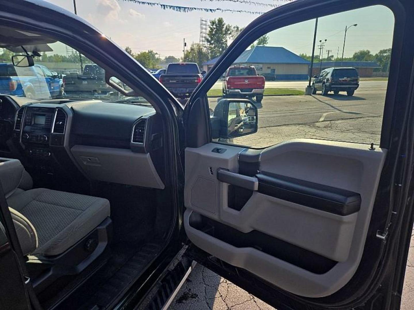 2015 GREEN /GREY Ford F-150 XL SuperCrew 6.5-ft. Bed 4WD (1FTFW1EF1FF) with an 5.0L V8 engine, 6-Speed Automatic transmission, located at 3304 Woodville Road, Northwood, OH, 43619, (419) 210-8019, 41.612694, -83.480743 - We are #1 Auto Loan Dealer for Good Bad or No Credit we have hundreds of vehicles to choose from, stop on in or just fill out our online application to get approved for auto financing and see your credit score for free by visiting our website today. We have Low Payment Options and Terms Available - Photo#14